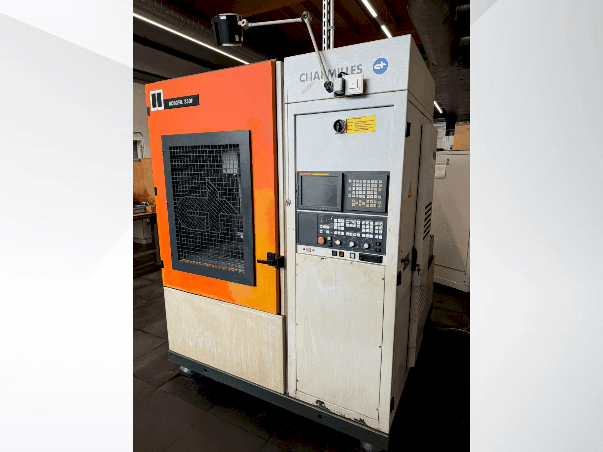 CHARMILLES Robofil 330F-maskinen framifrån