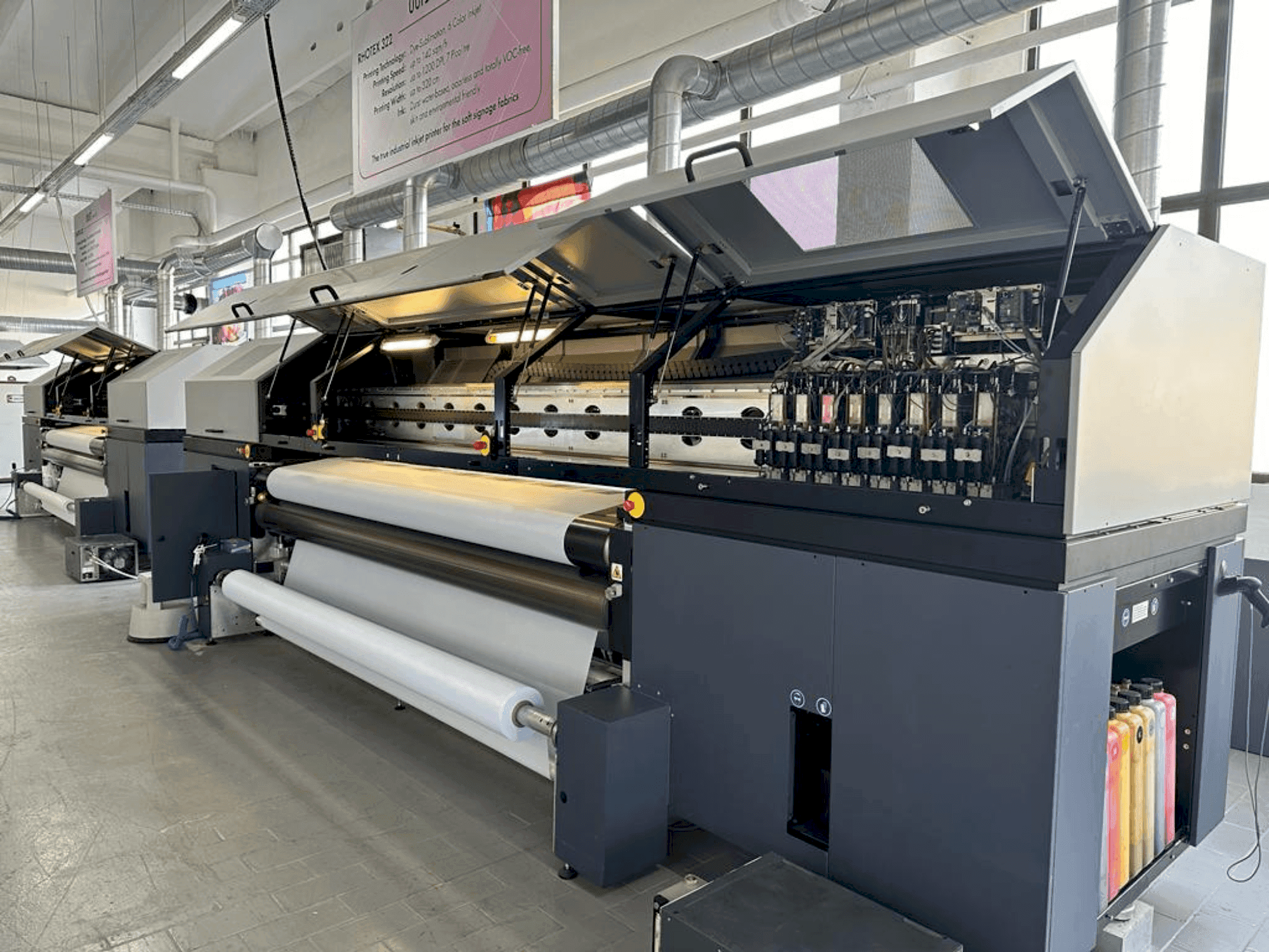 Durst Rhotex 322-maskinen framifrån