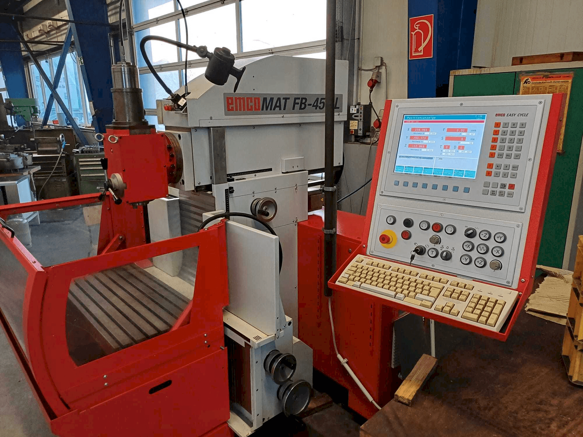 EMCO EMCOMAT FB-450-maskinen framifrån