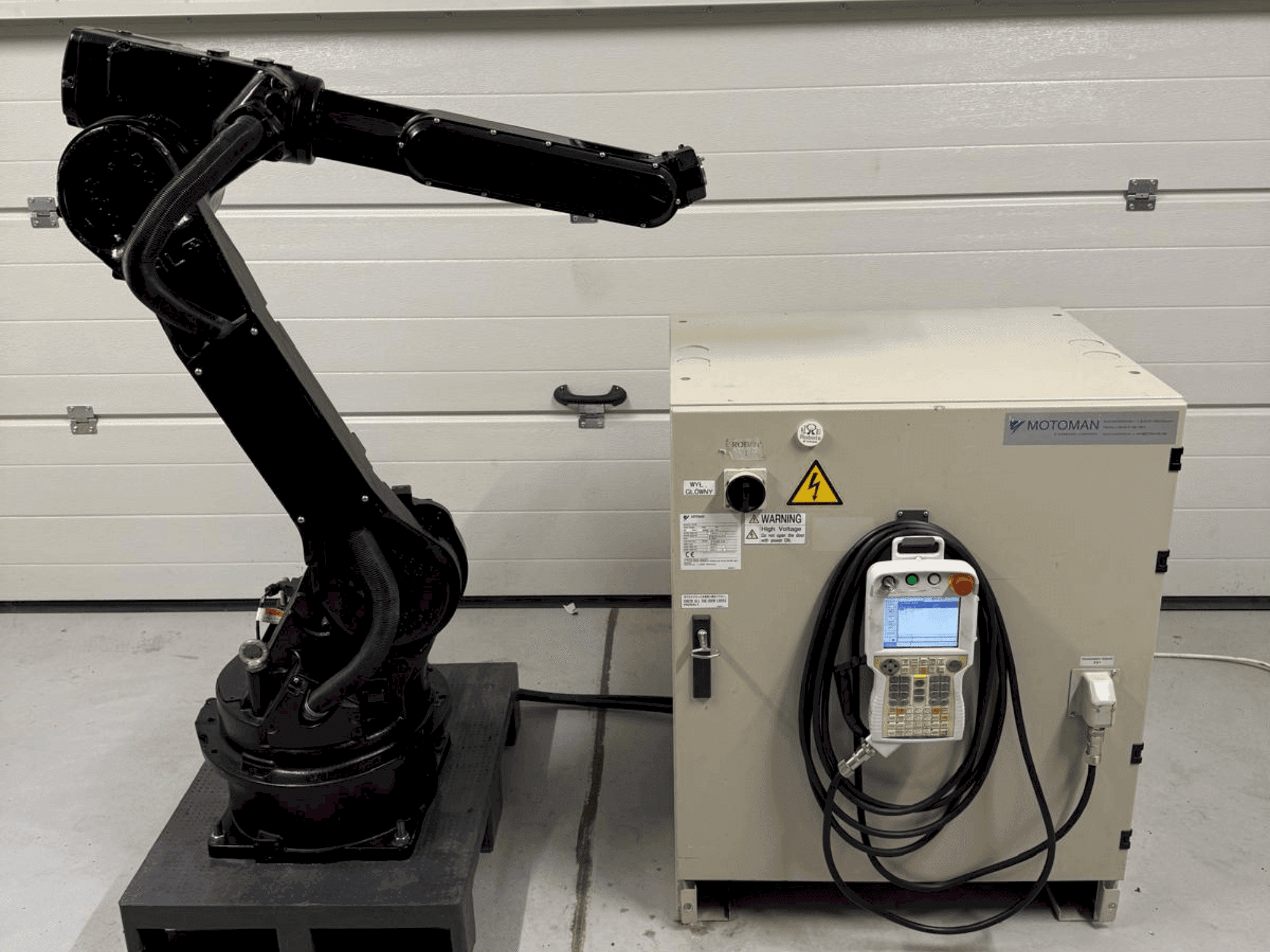 Yaskawa Motoman YR HP 20D-maskinen framifrån