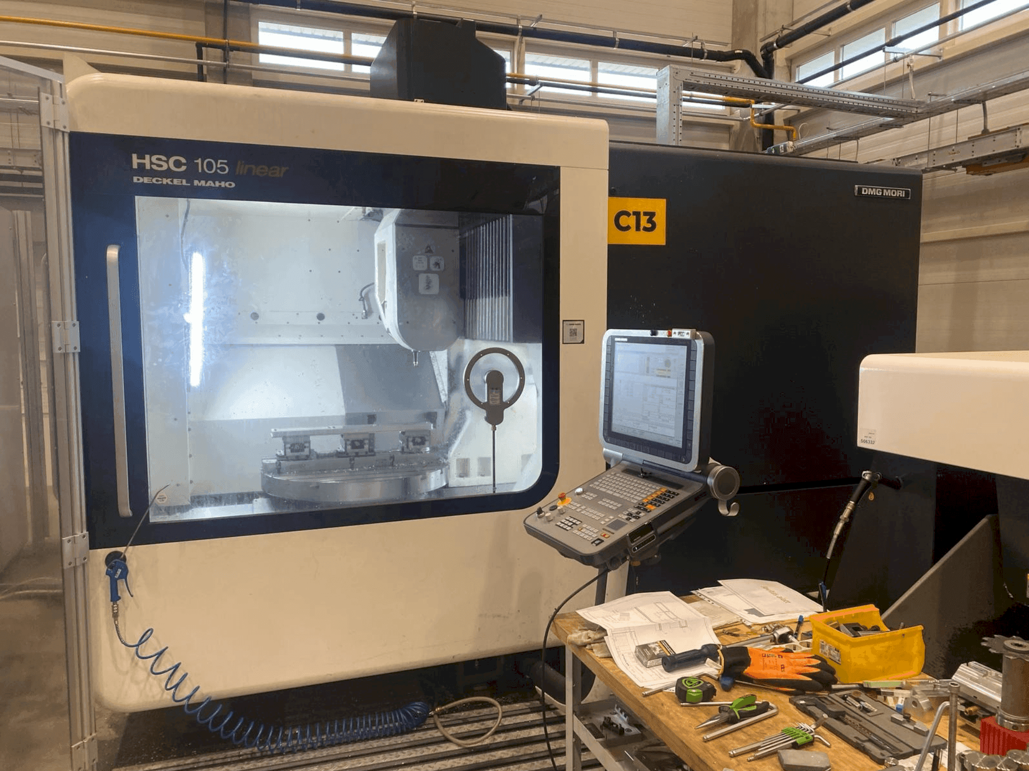 DMG MORI HSC 105-maskinen framifrån