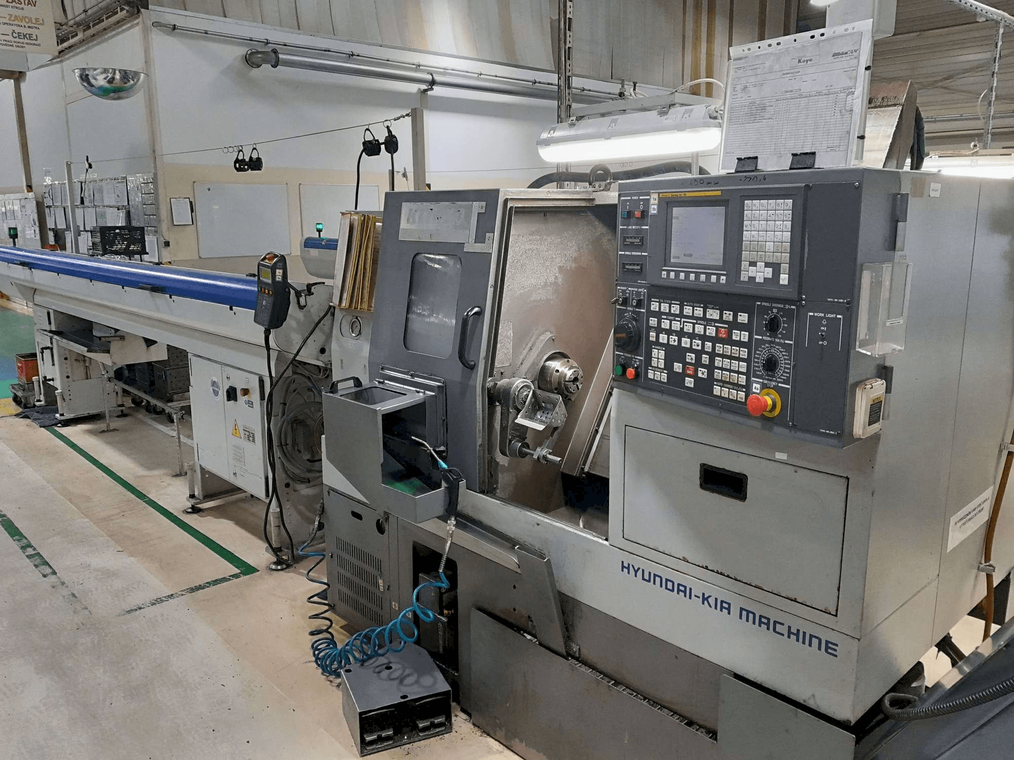 Hyundai Kia KIT 450-maskinen framifrån