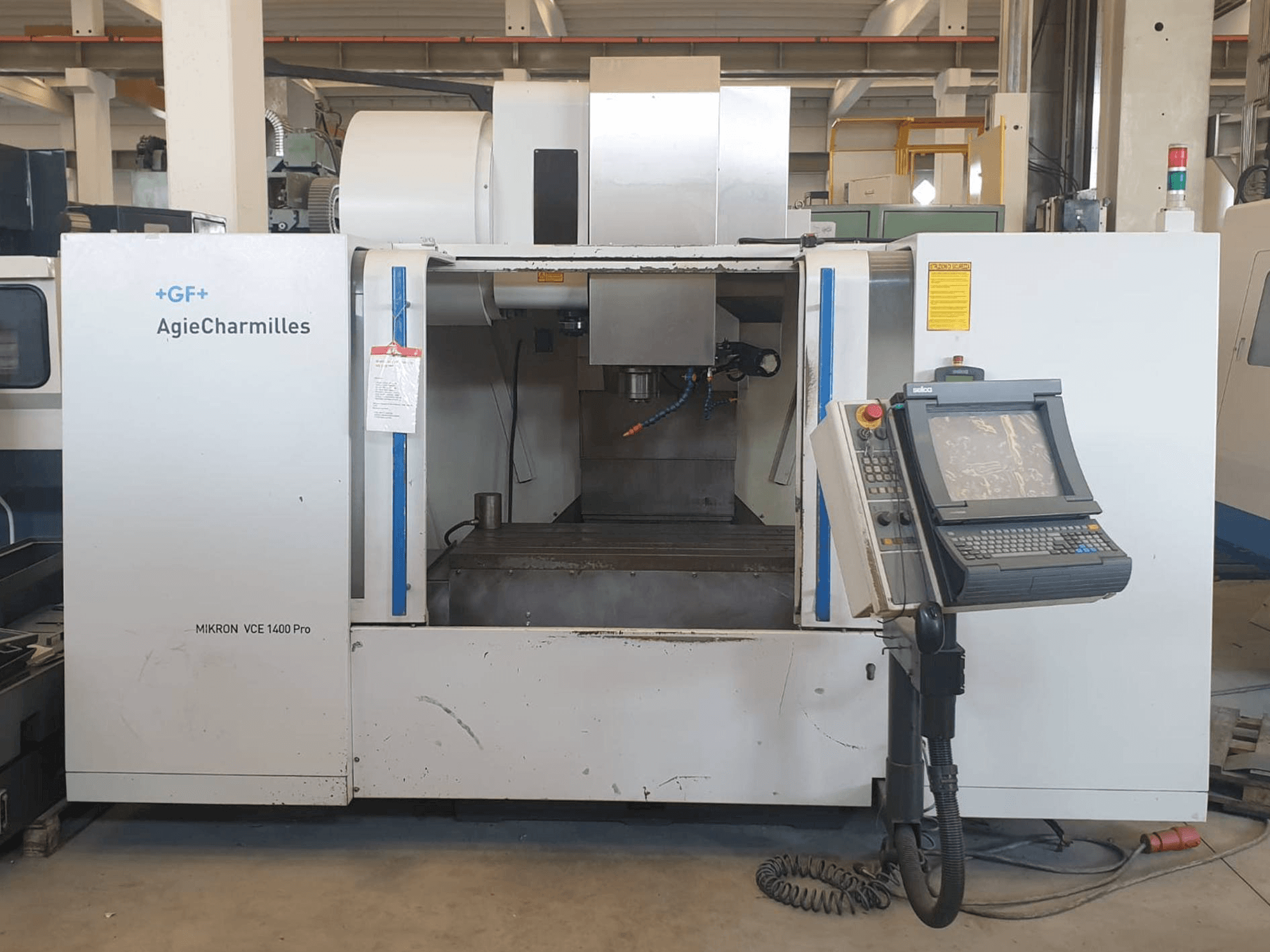 AgieCharmilles MIKRON VCE 1400 PRO-maskinen framifrån