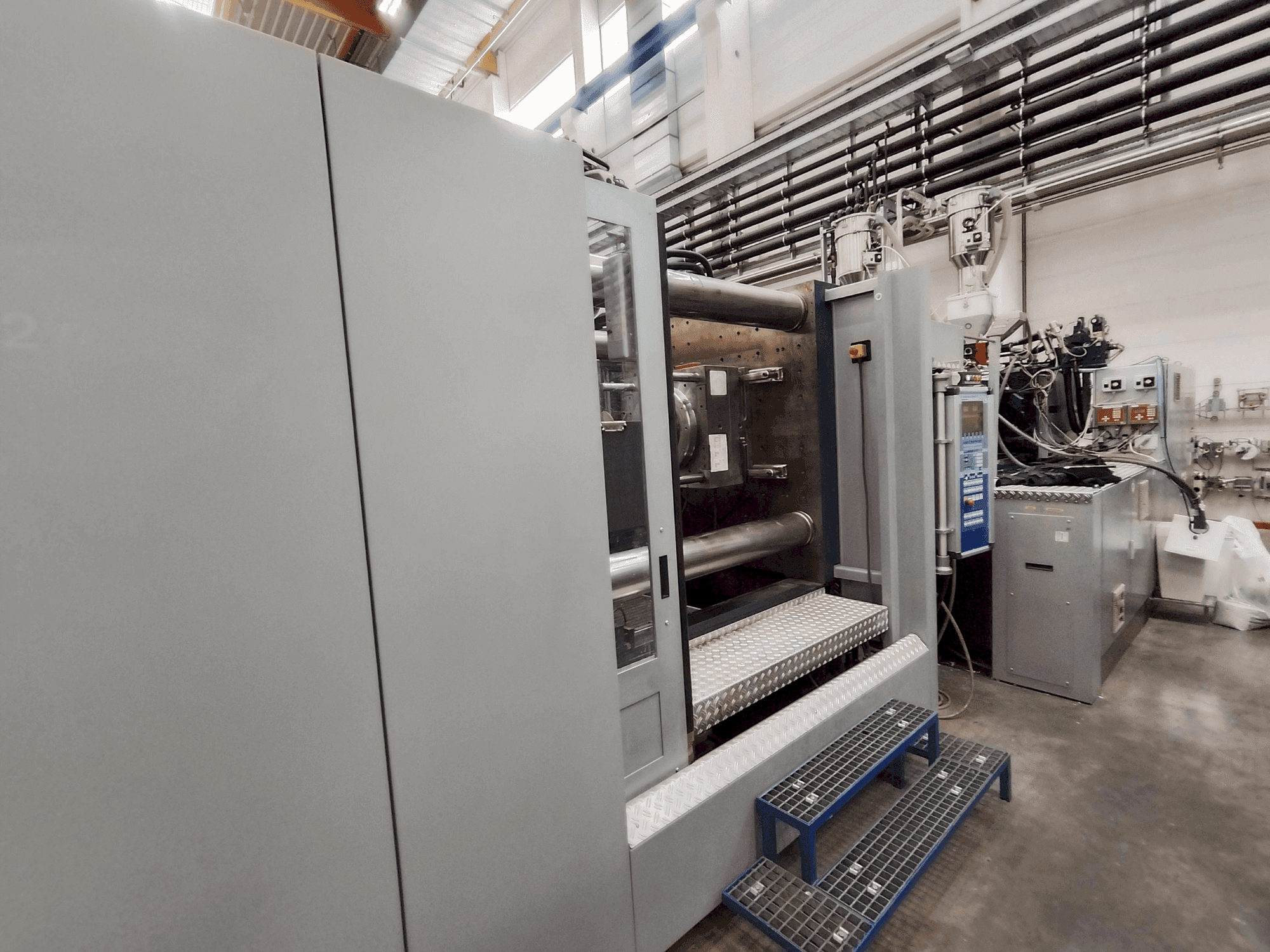 Battenfeld HM 8000/4500 + 4500 BMB 4-maskinen framifrån