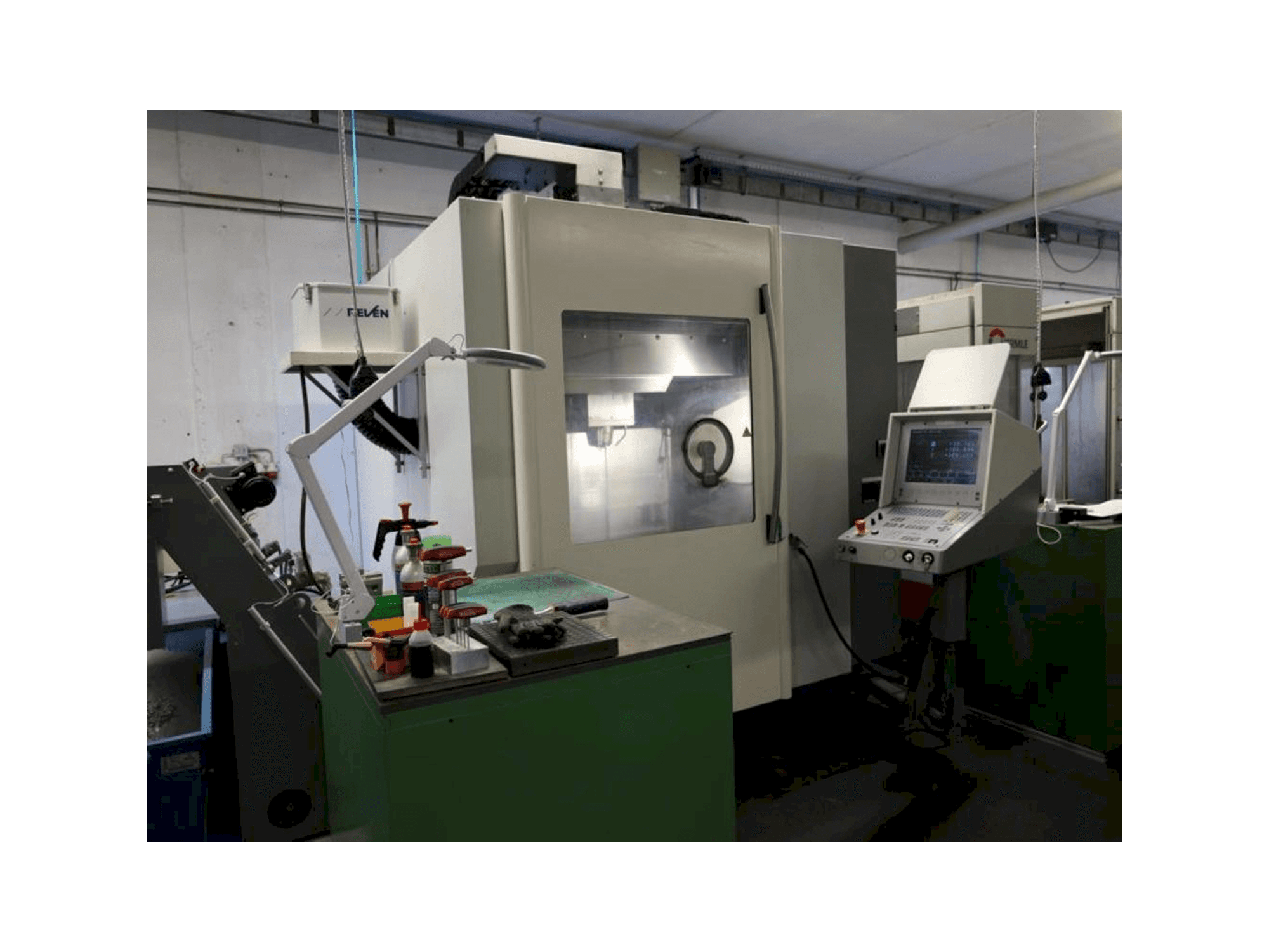 DMG DMC65V-maskinen framifrån