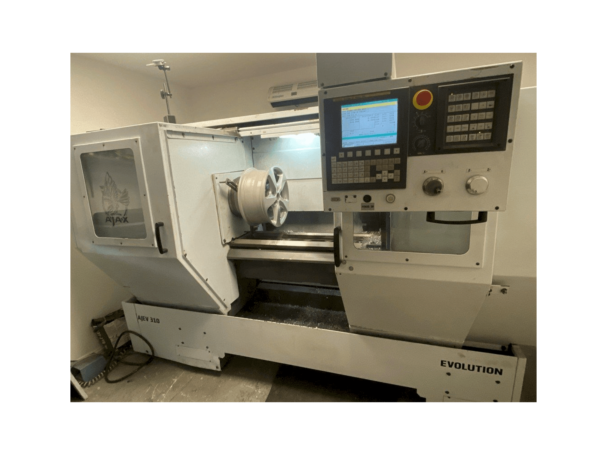 AJAX EVOLUTION AJEV 310-maskinen framifrån