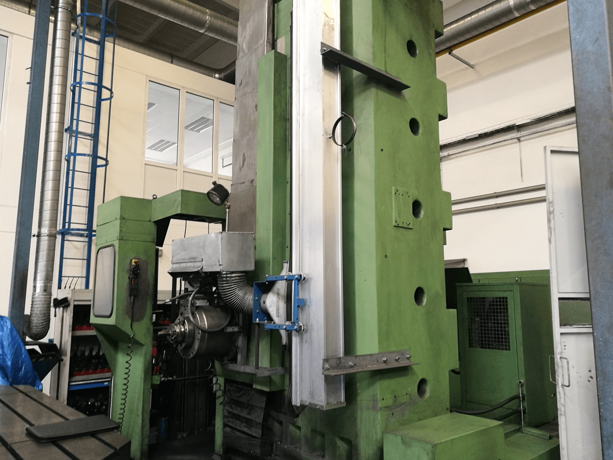 TOS-maskinen framifrånWHN 130