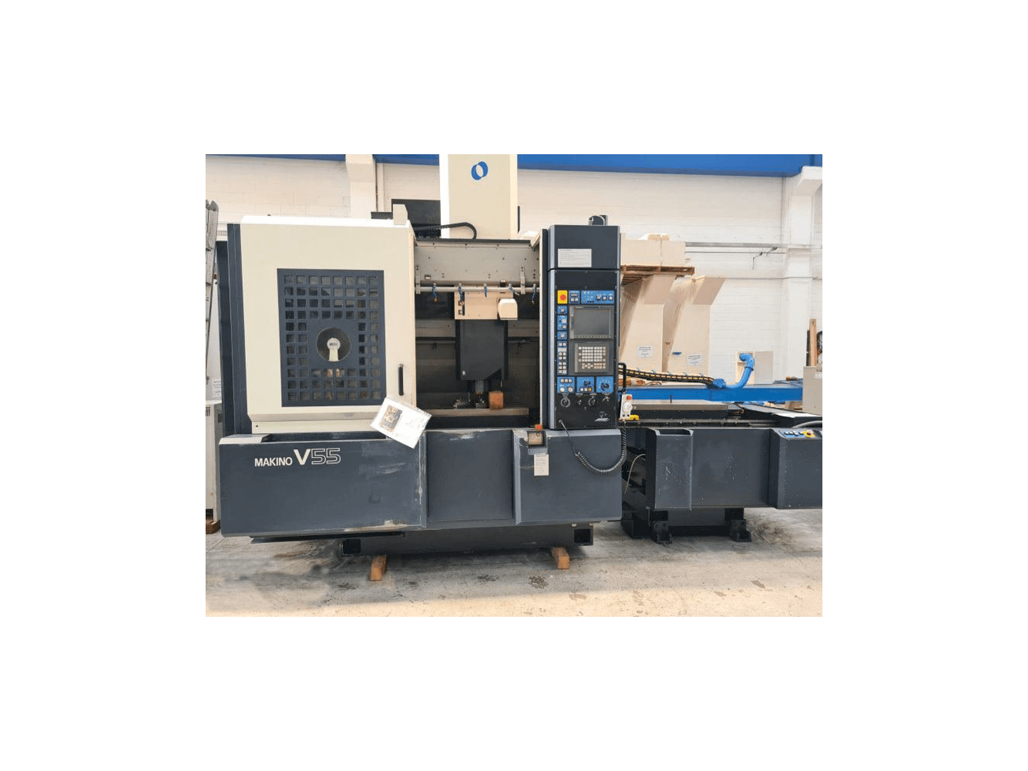 Makino V55-maskinen framifrån