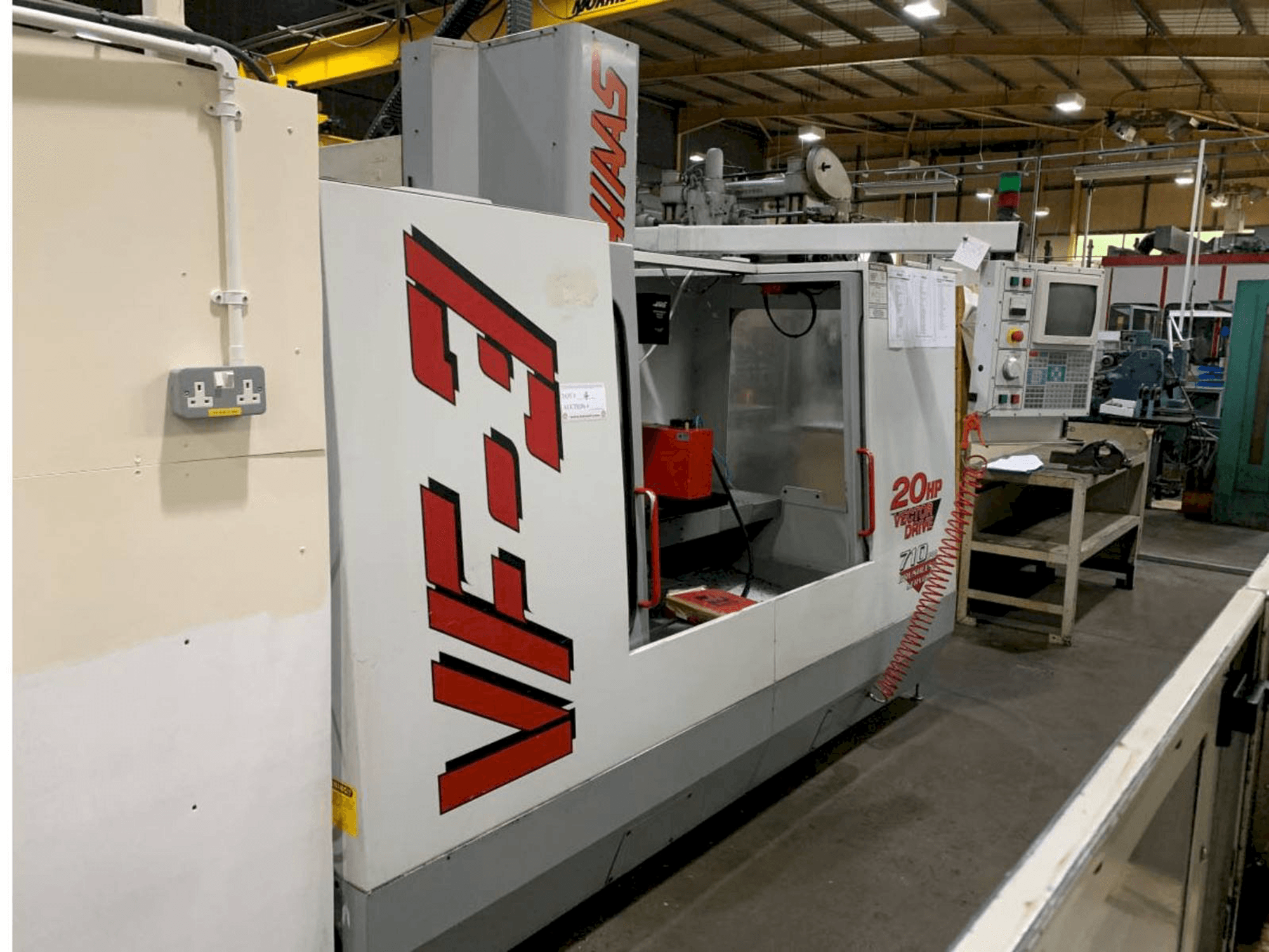 HAAS VF3-maskinen framifrån