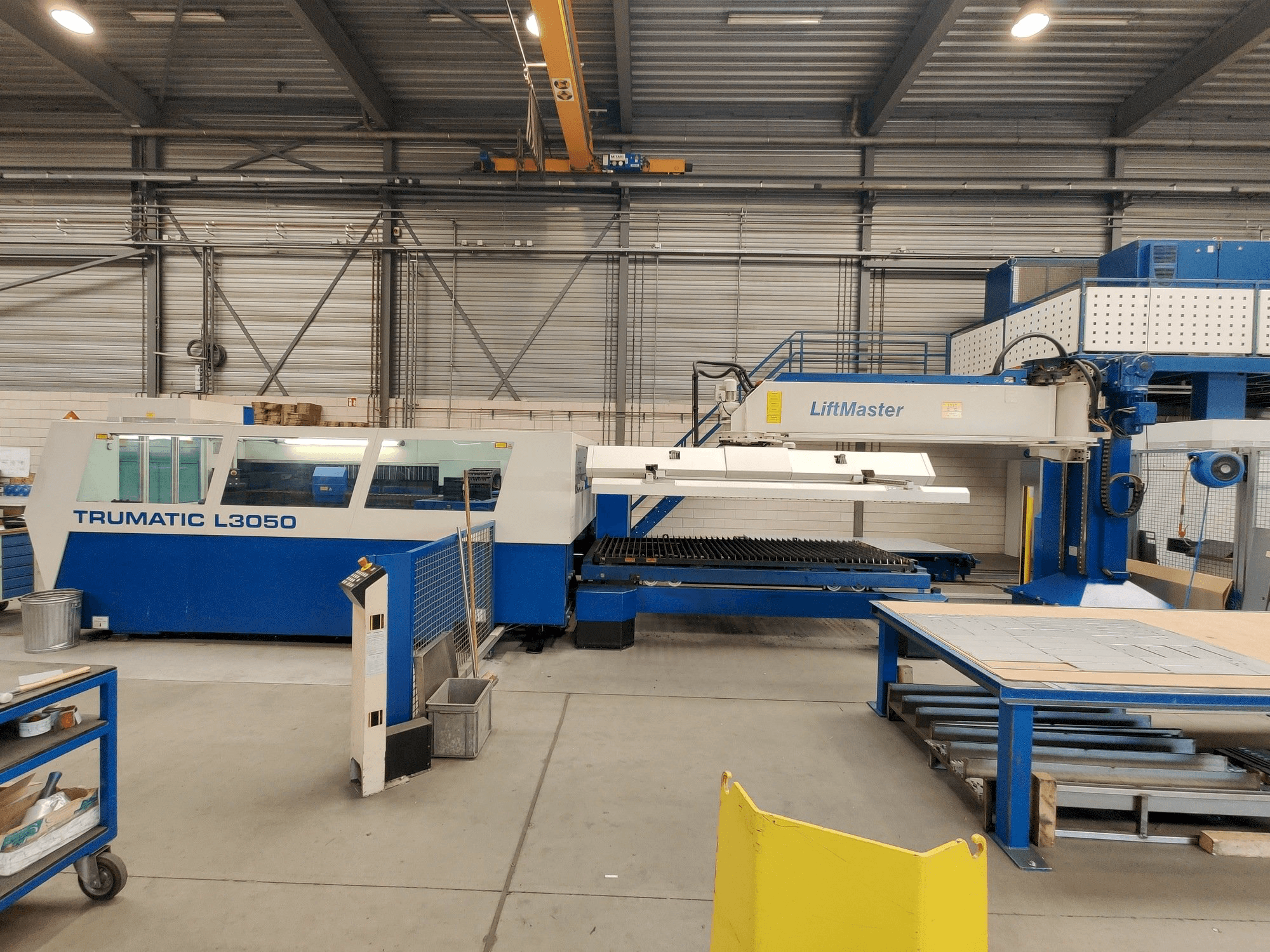 Trumpf Trumatic L3050 + Liftmaster-maskinen framifrån