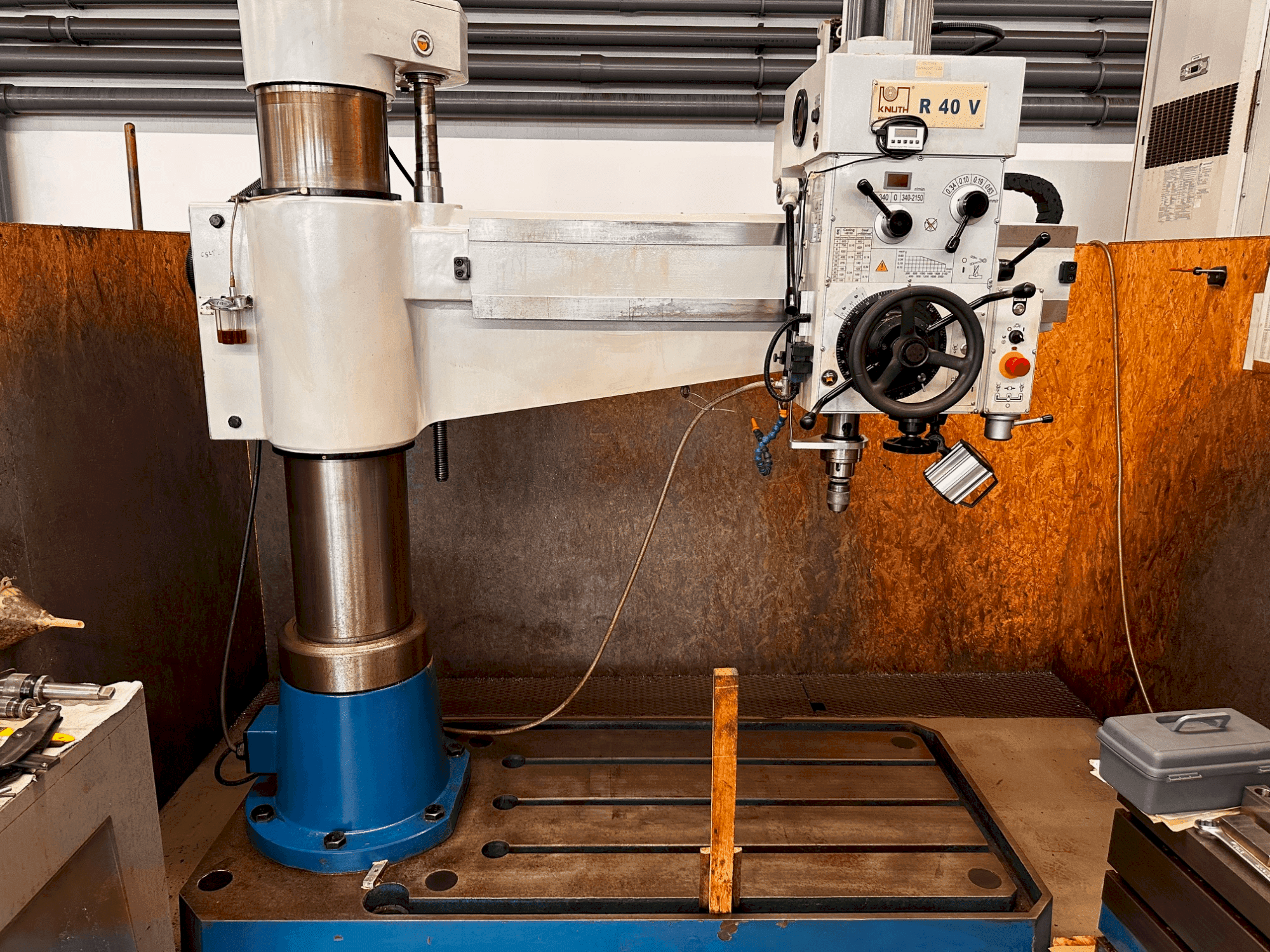 KNUTH R40V-maskinen framifrån