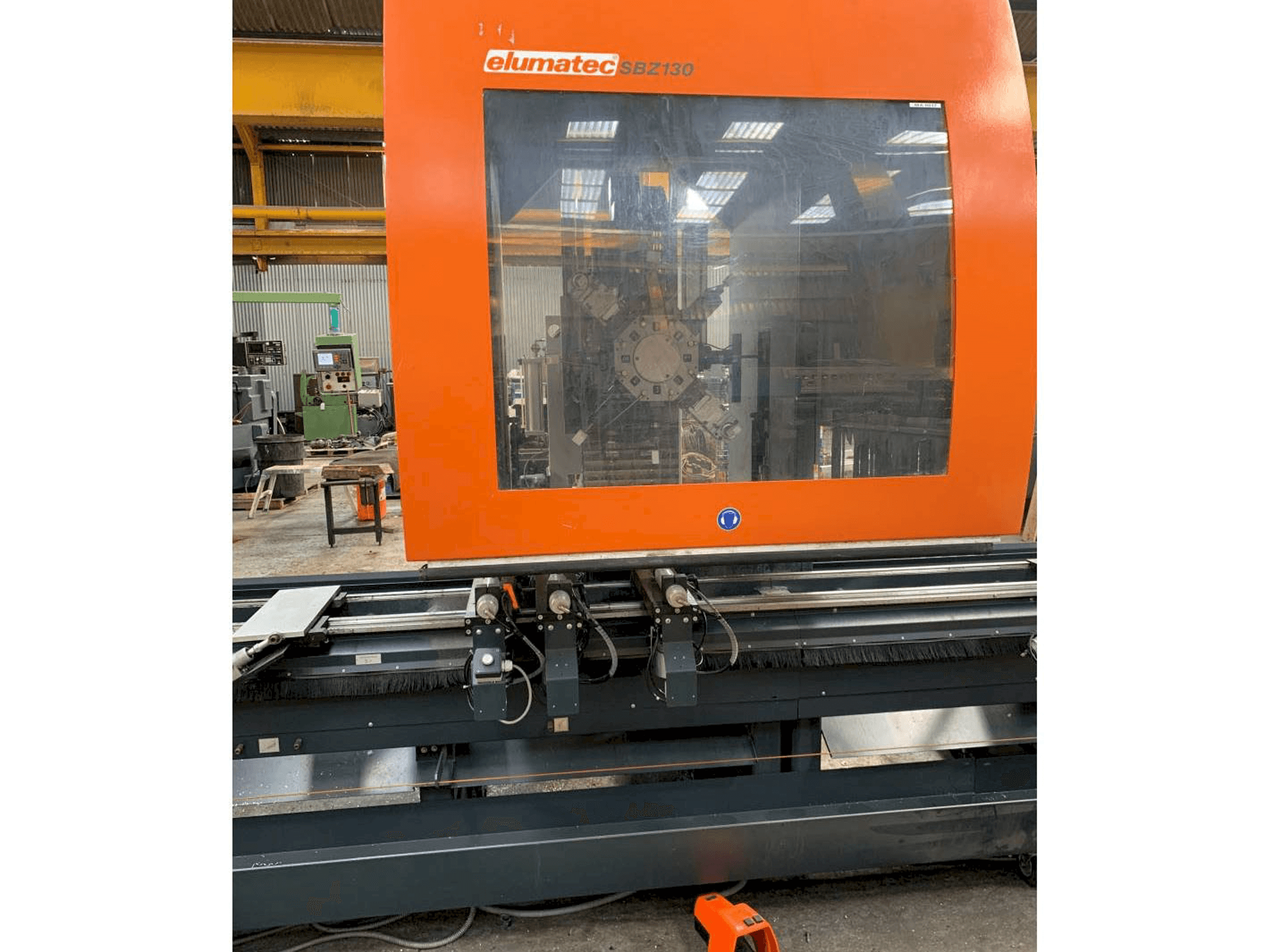 Elumatec SBZ 130-maskinen framifrån