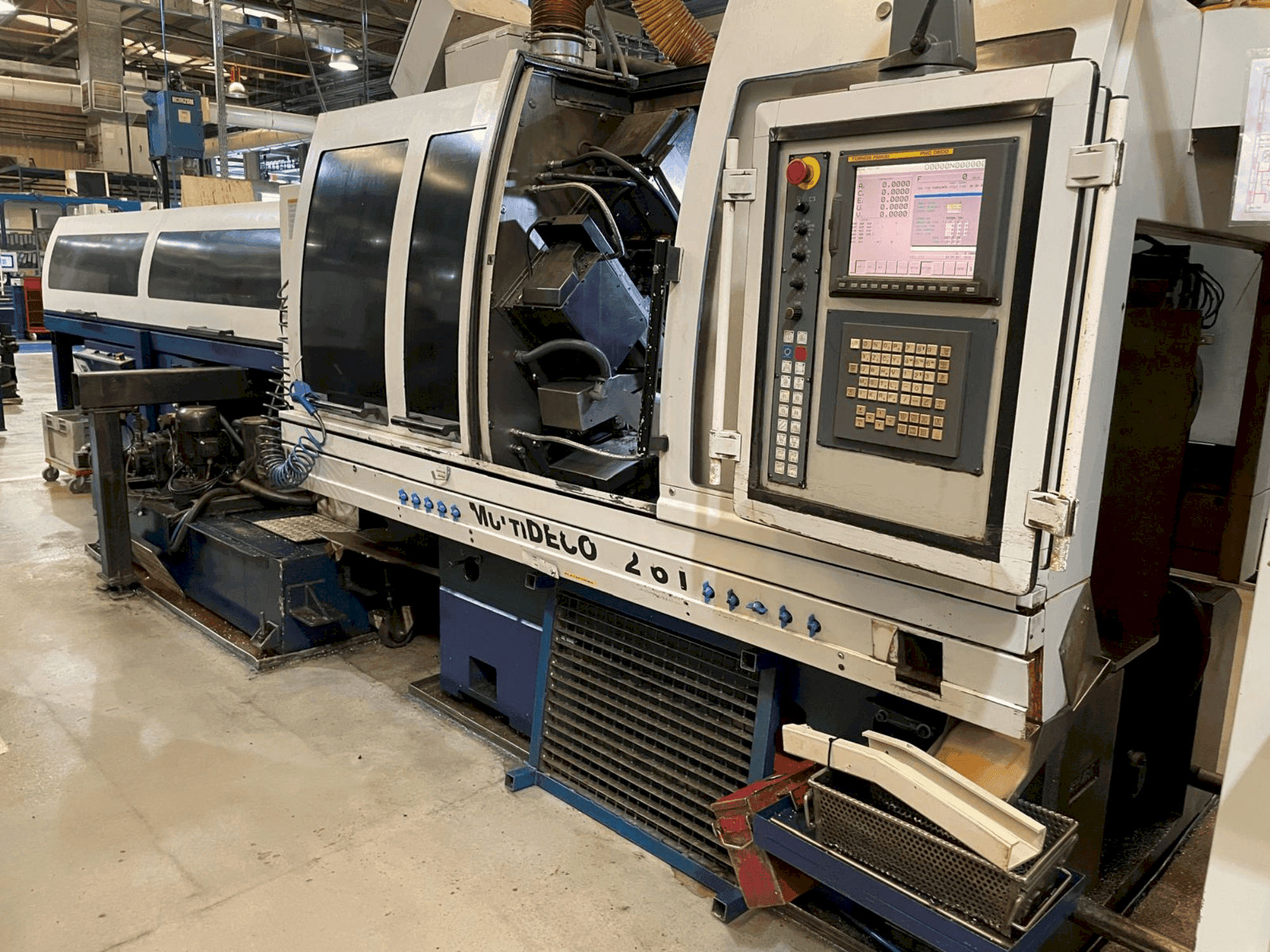 TORNOS MultiDeco 32-6i-maskinen framifrån