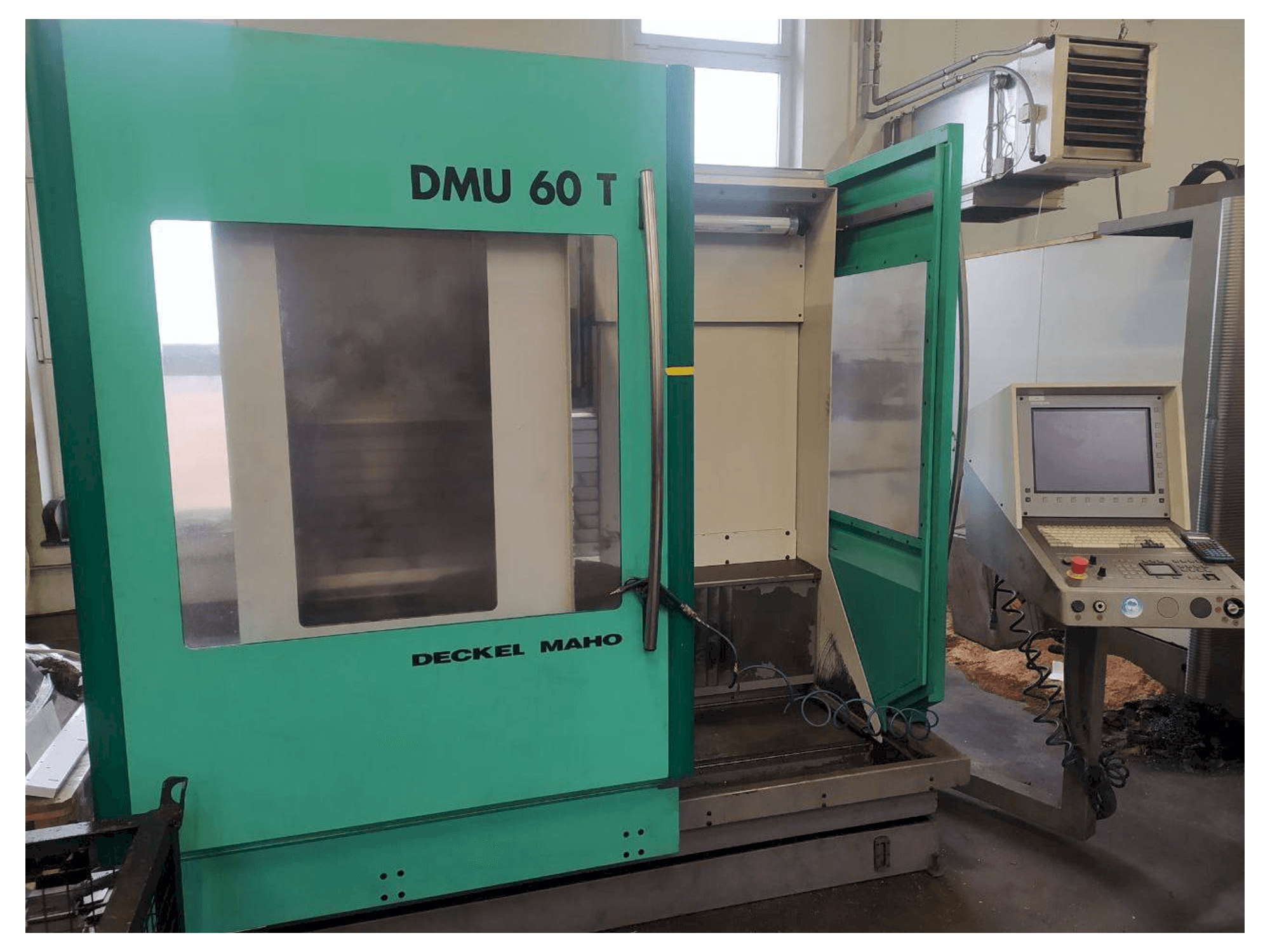 DECKEL MAHO DMU 60 T-maskinen framifrån