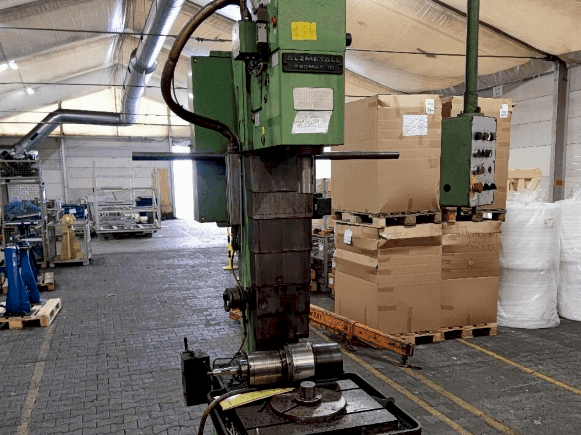 Alzmetall Abomat 30-maskinen framifrån