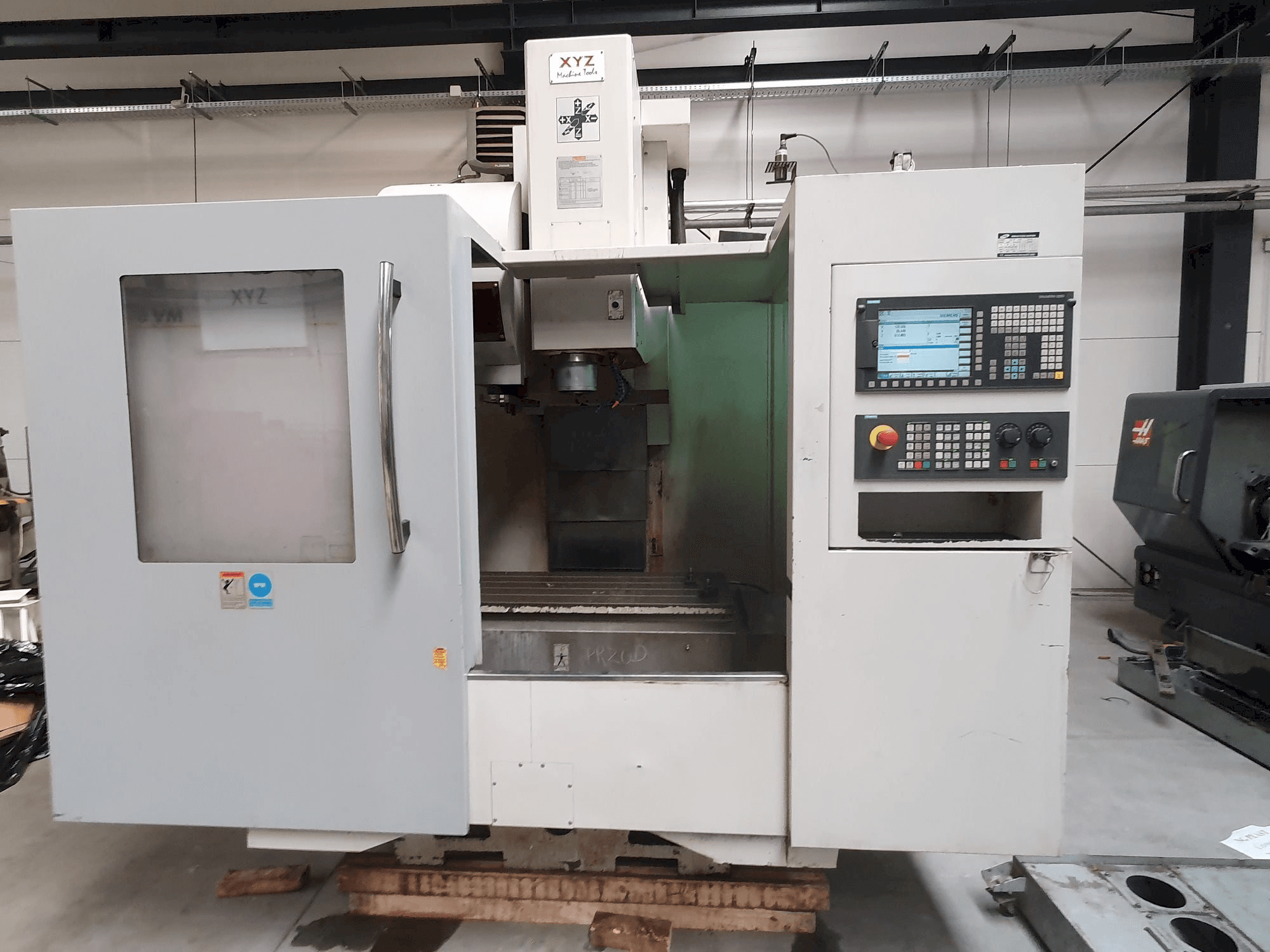 XYZ 1020 VMC-maskinen framifrån
