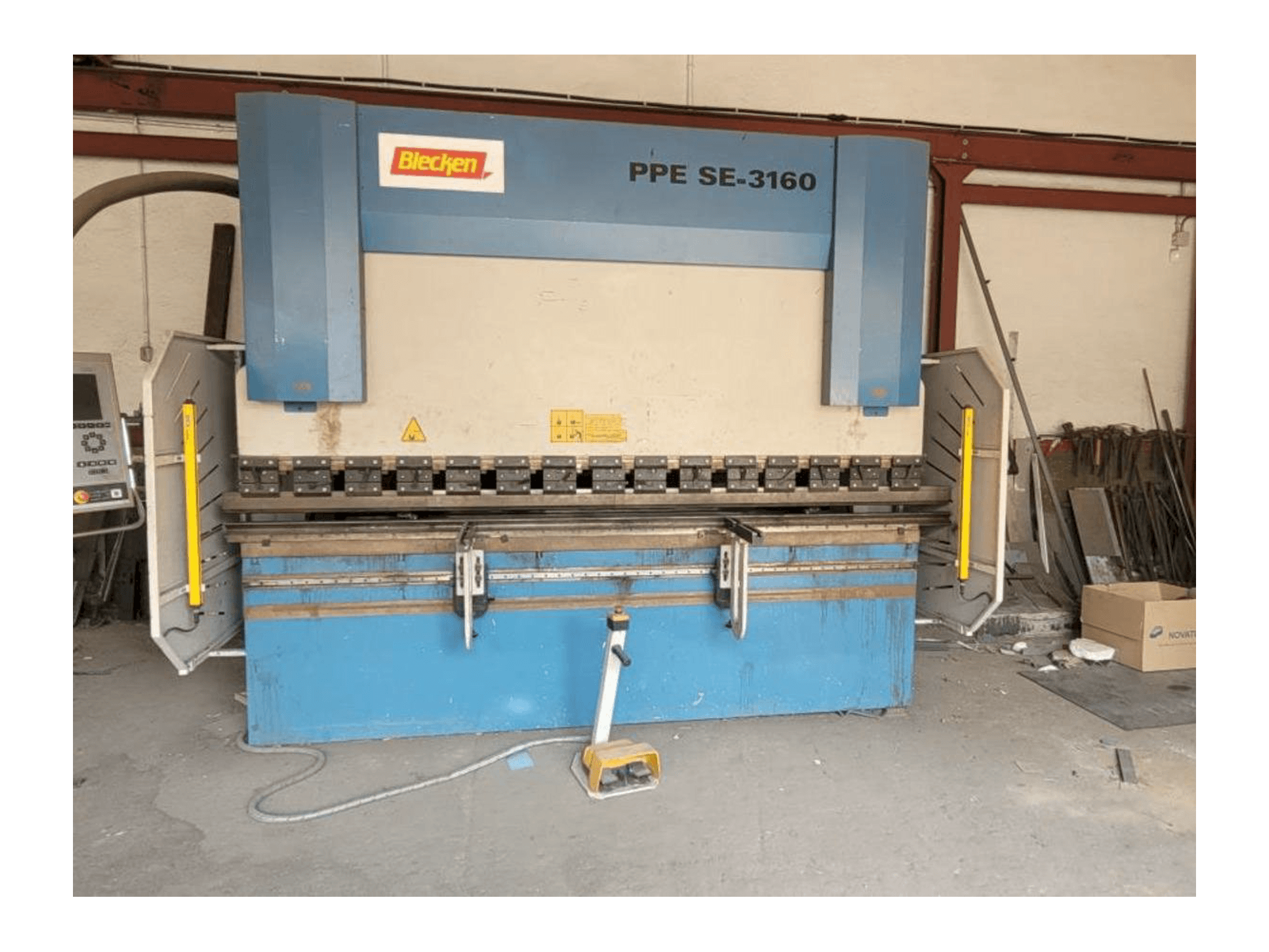 Blecken PPE SE-3160-maskinen framifrån