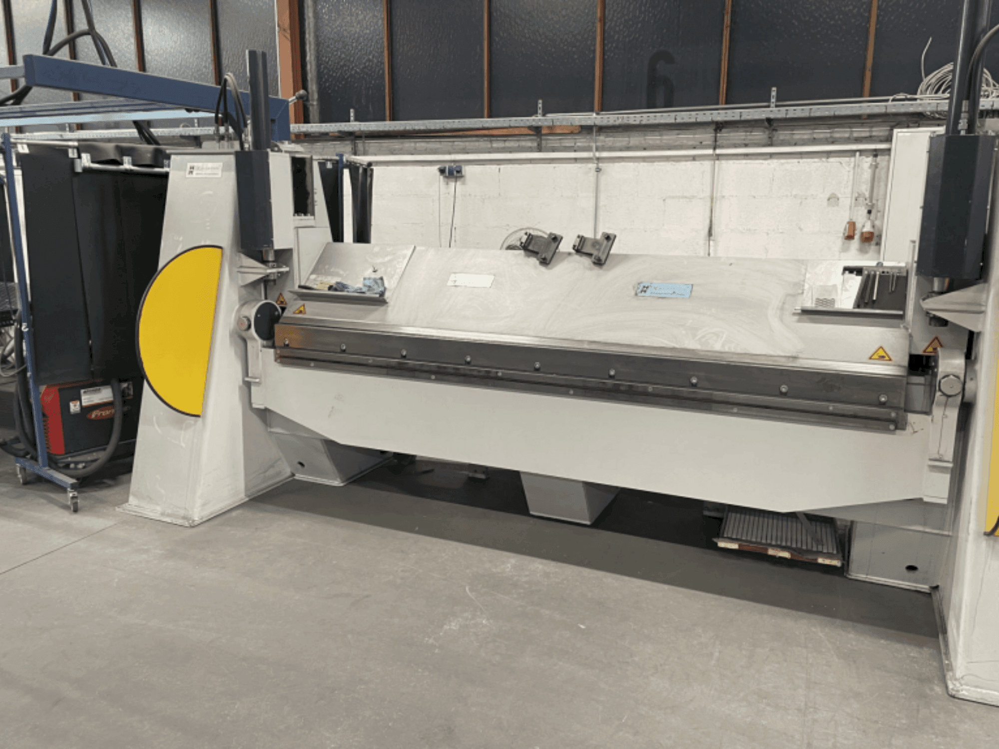 DR. HOCHSTRATE SBM 3000/6 (2018)-maskinen framifrån