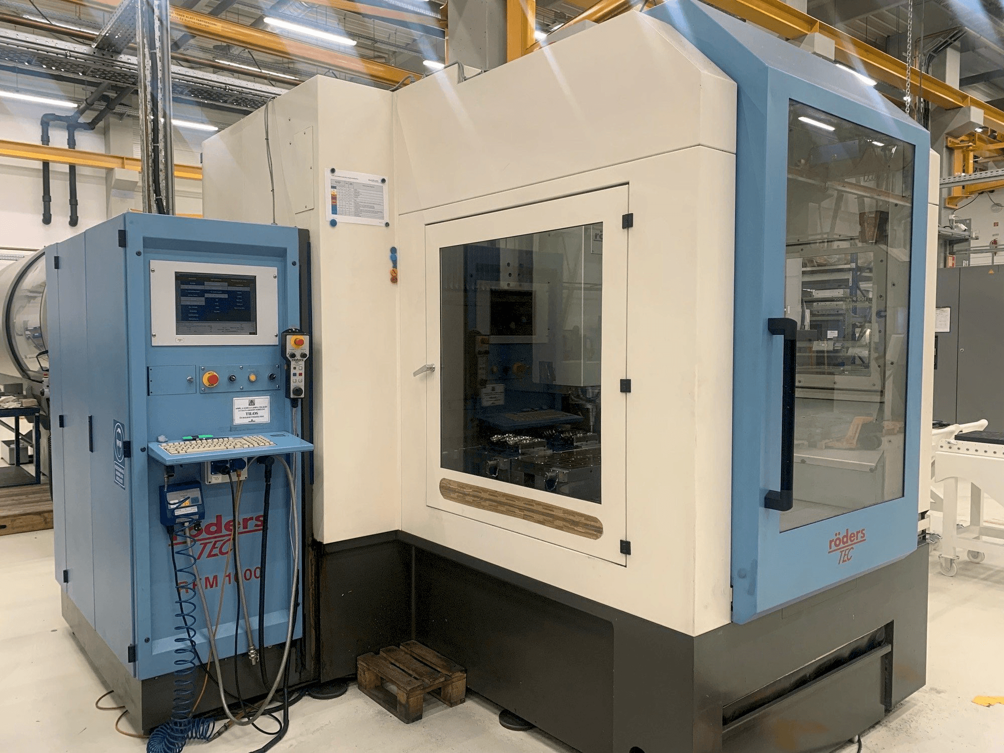 Roders RFM 1000-2-maskinen framifrån