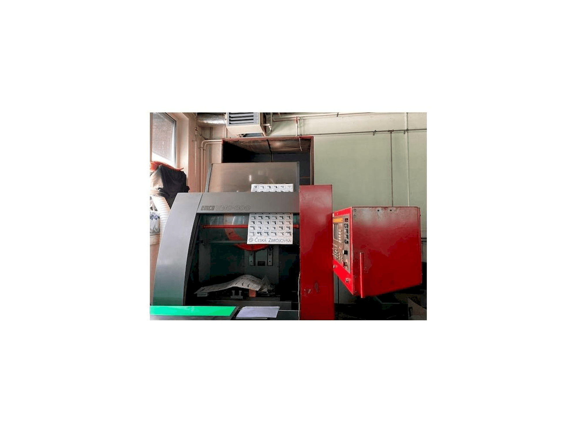 EMCO VMC 300-maskinen framifrån