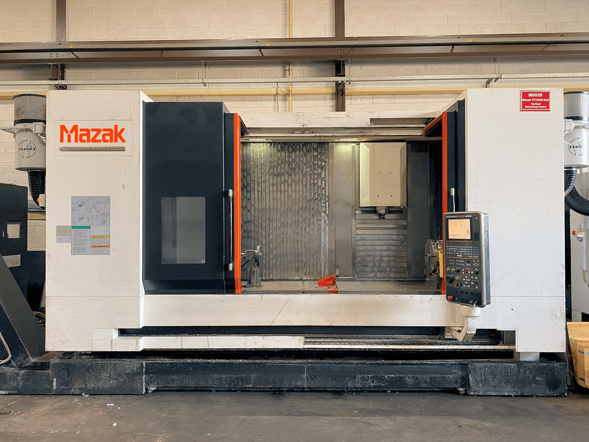 Mazak VTC-820/30-maskinen framifrån