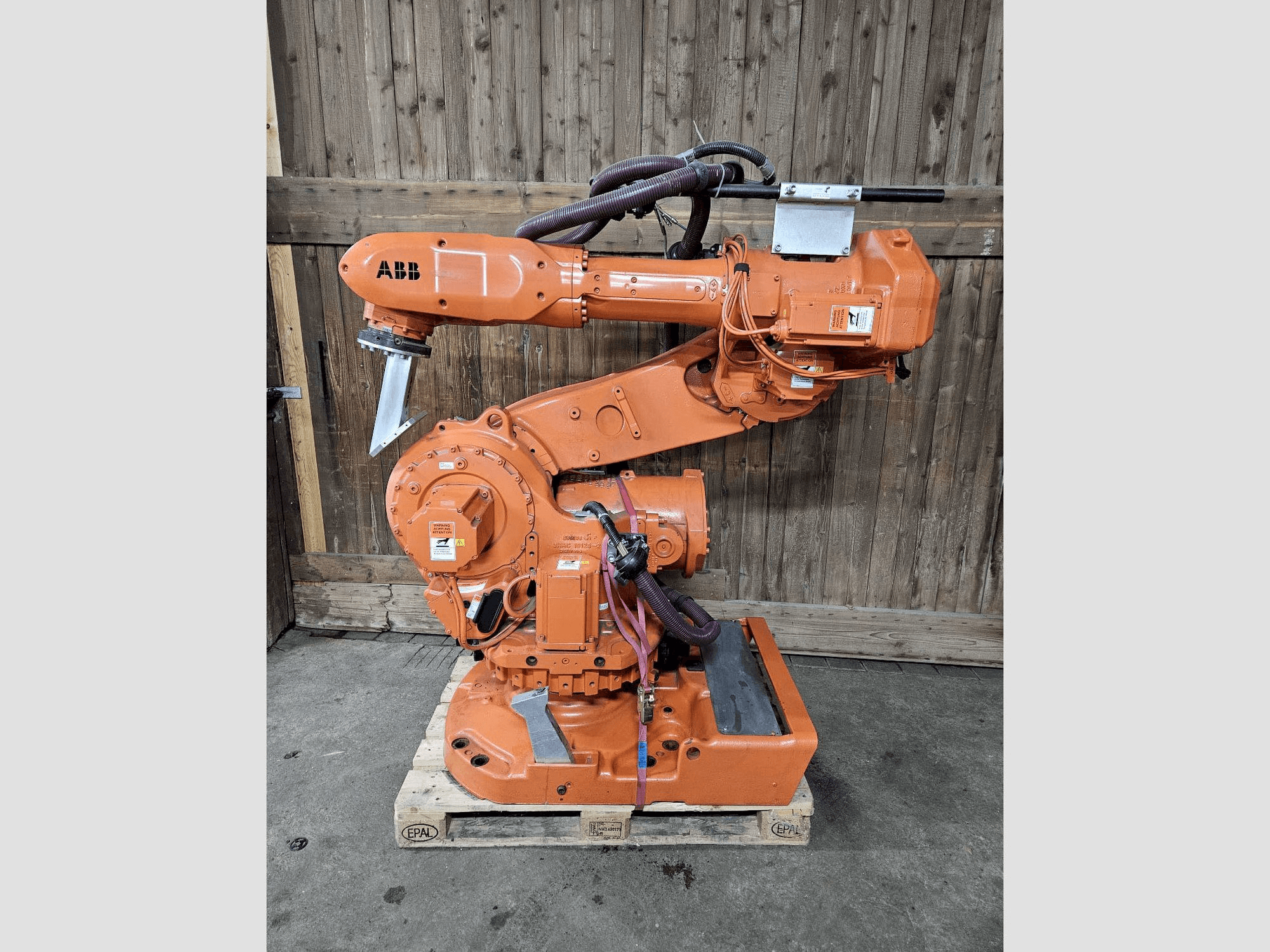ABB IRB 6600-175/2.55-maskinen framifrån