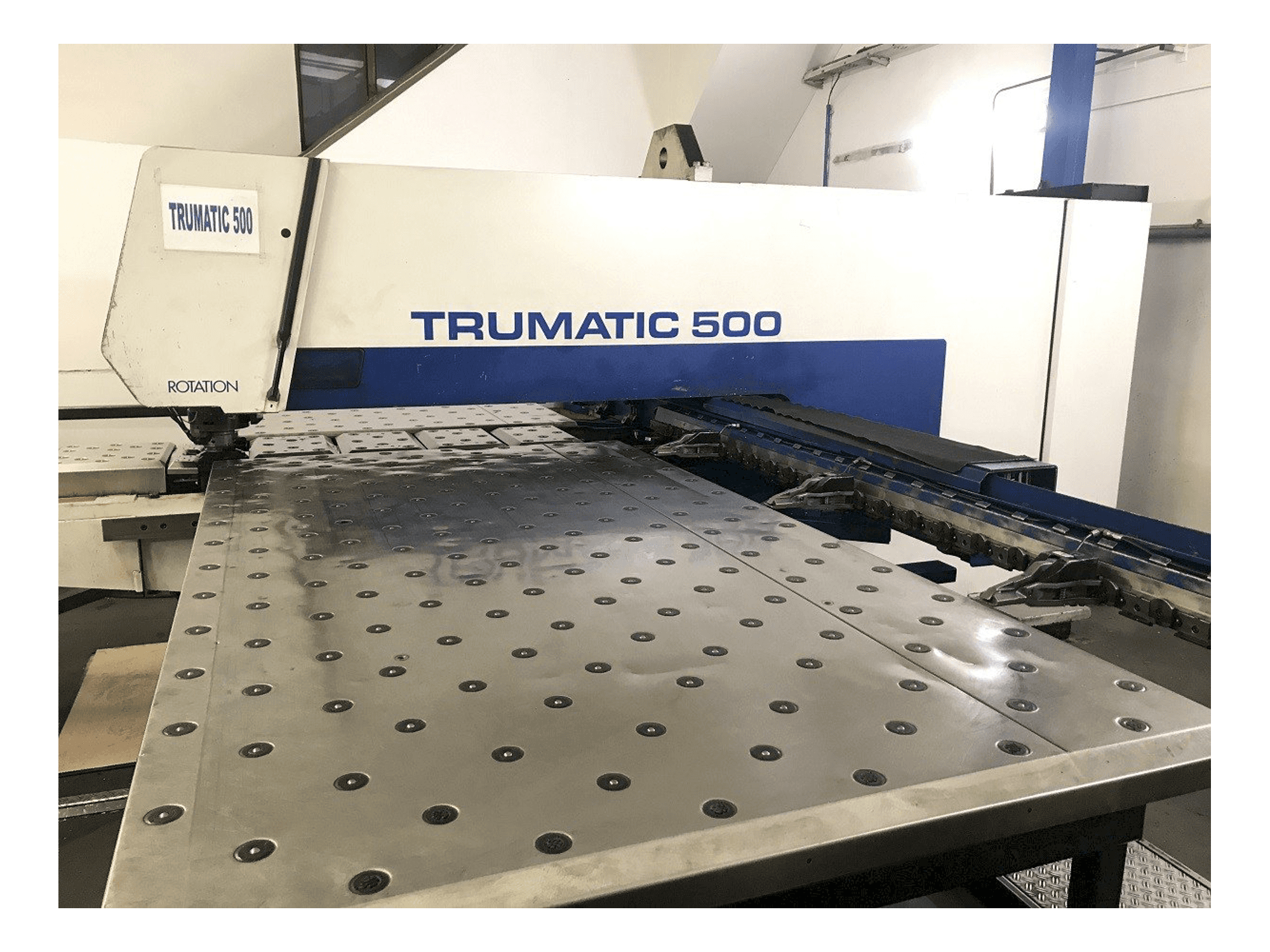 Trumpf Trumatic 500R-maskinen framifrån