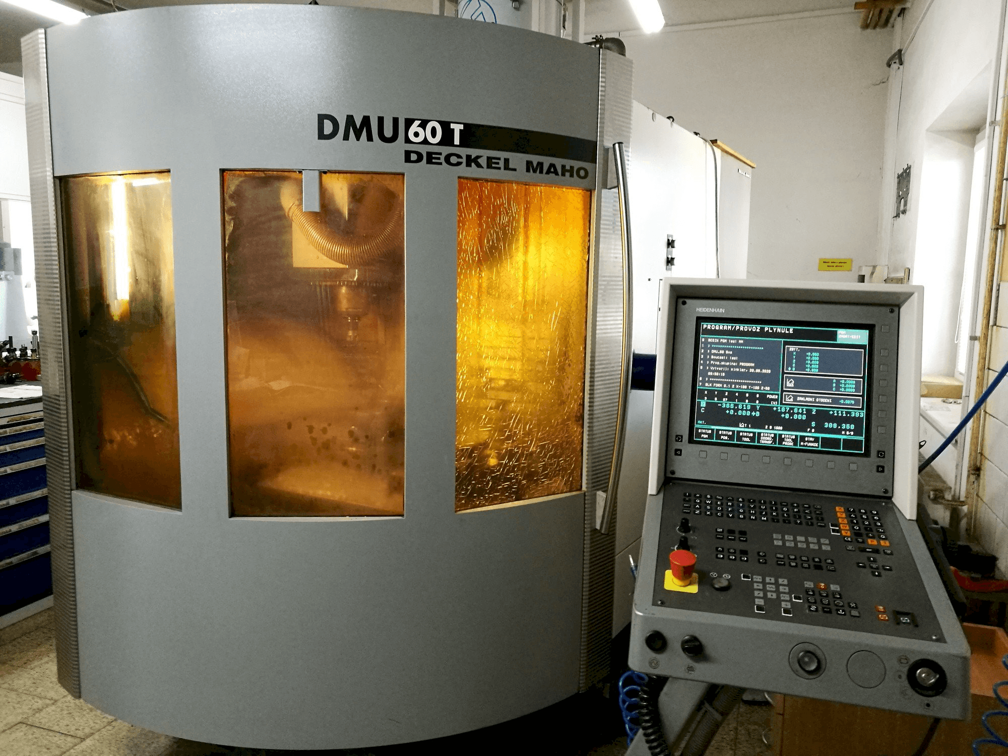 DECKEL MAHO DMU 60T-maskinen framifrån