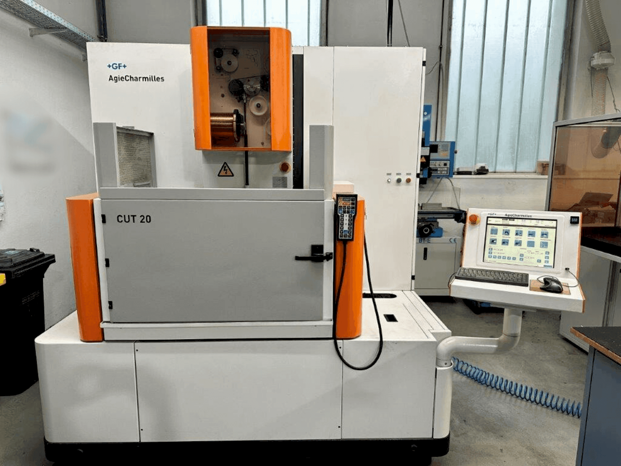 AGIE CUT 20-maskinen framifrån