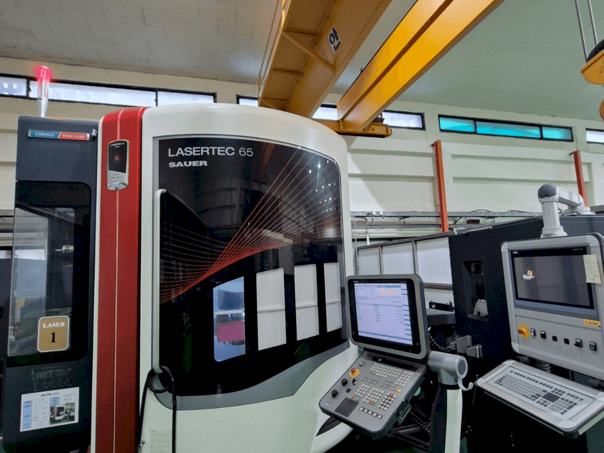 DMG Mori Seiki LaserTech 65-maskinen framifrån