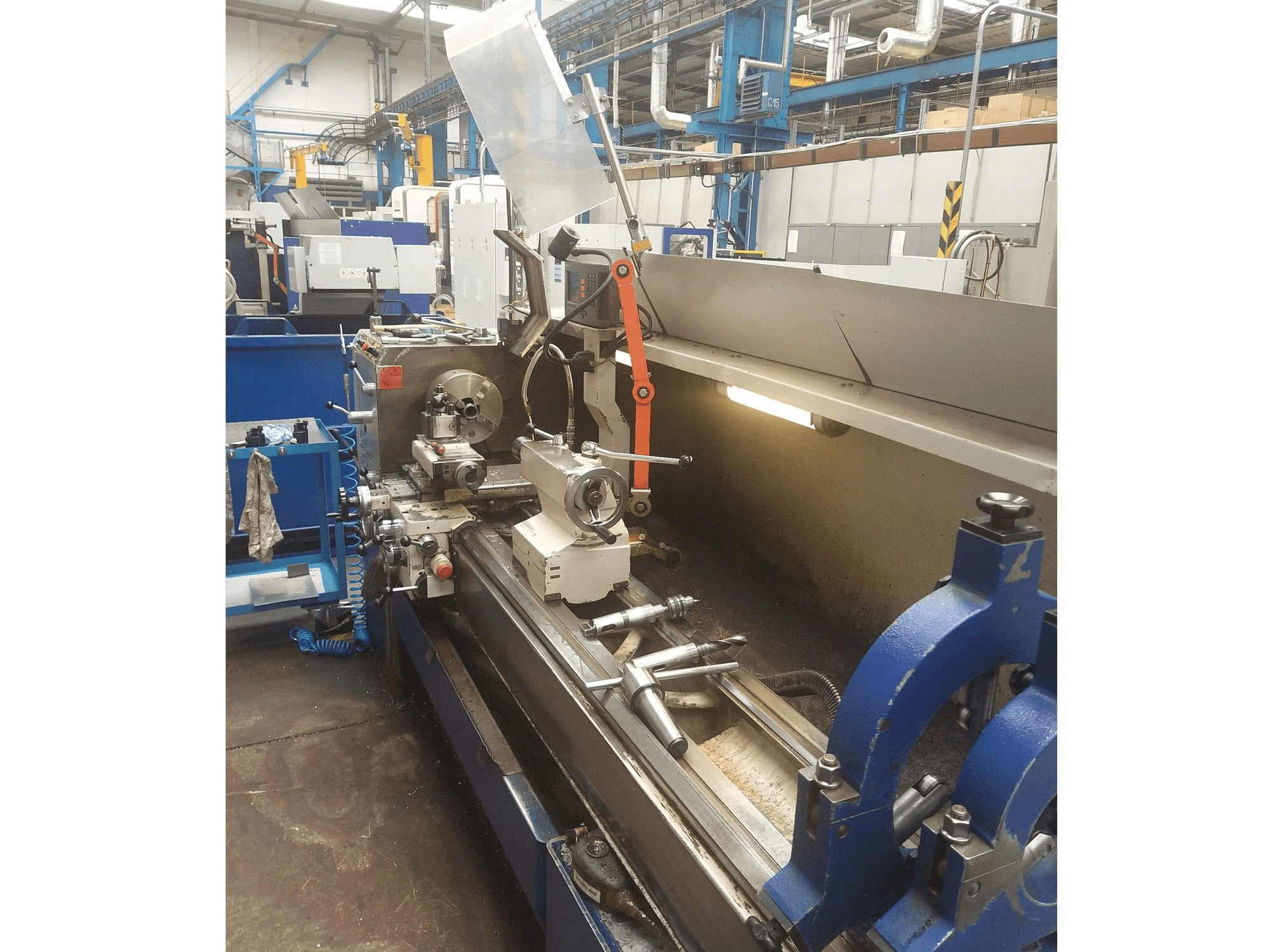 Weiler DA 260 AC-maskinen sedd från höger sida