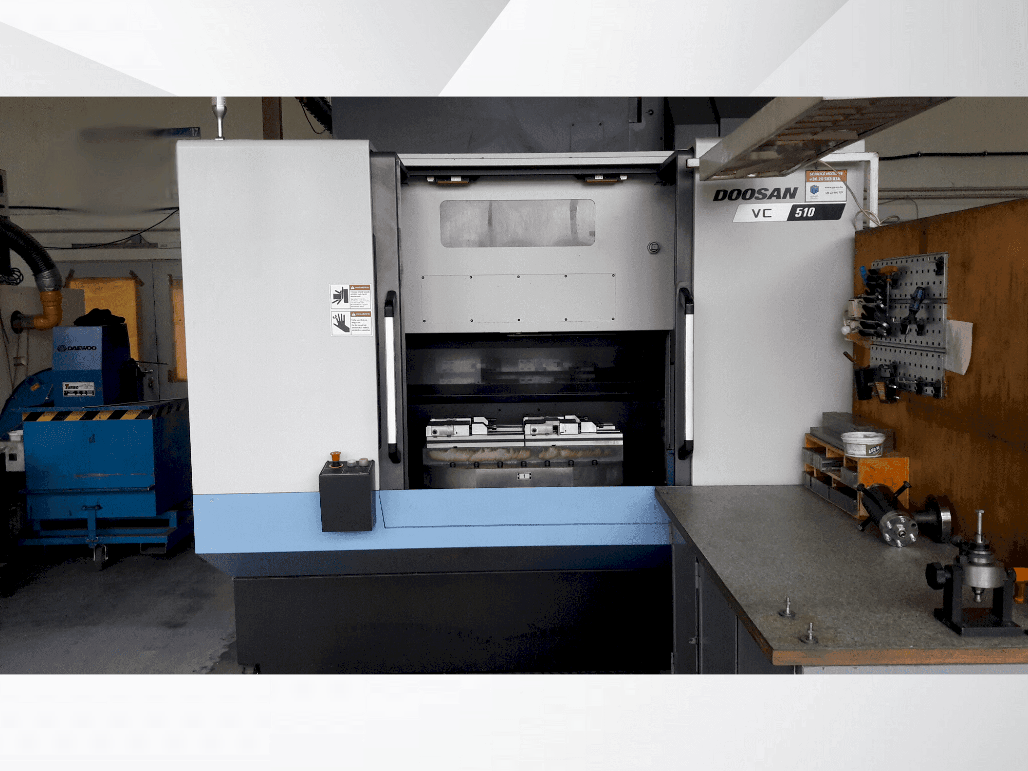 DOOSAN VC 510-maskinen framifrån