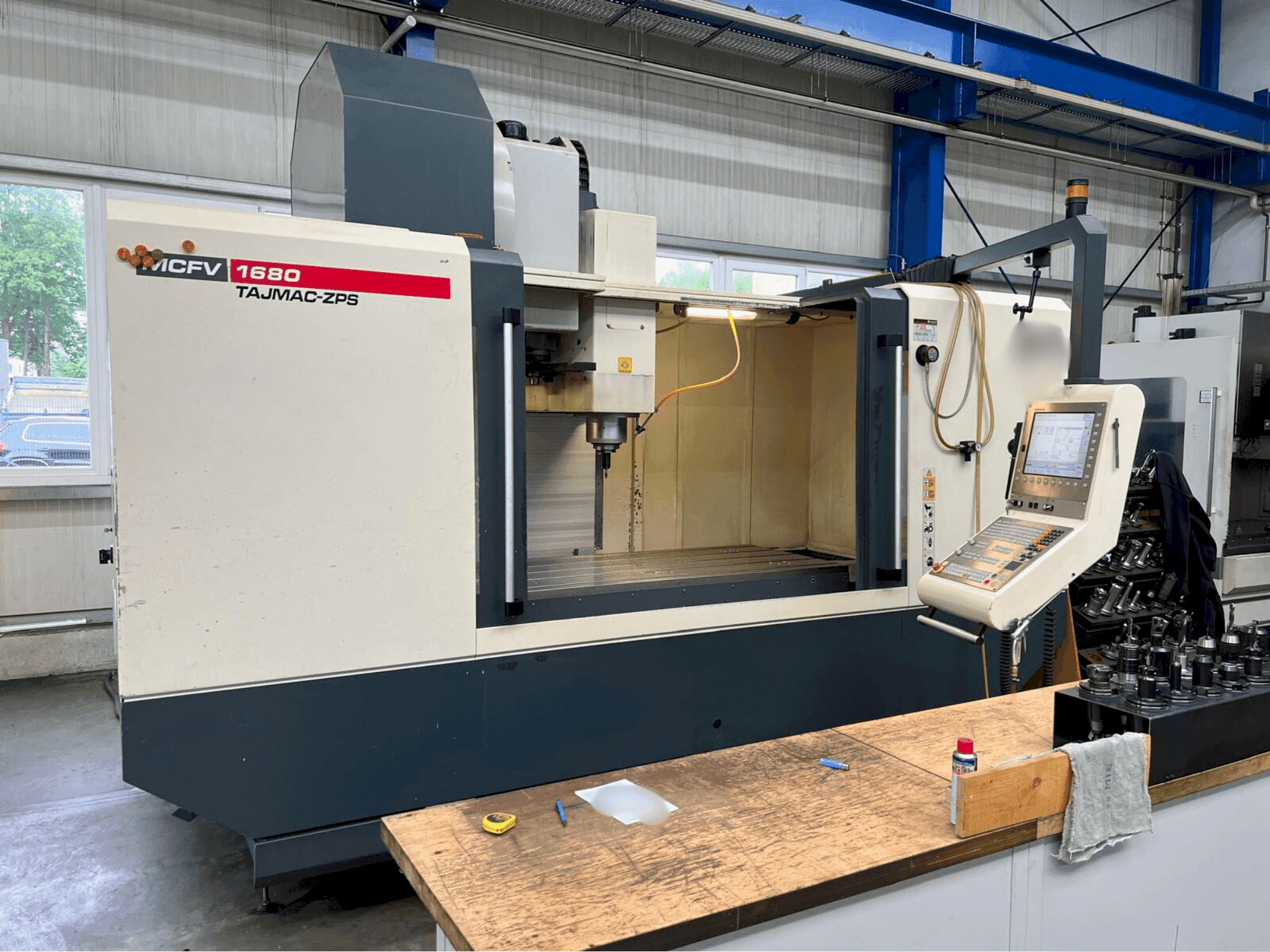 TAJMAC-ZPS MCFV 1680-maskinen framifrån