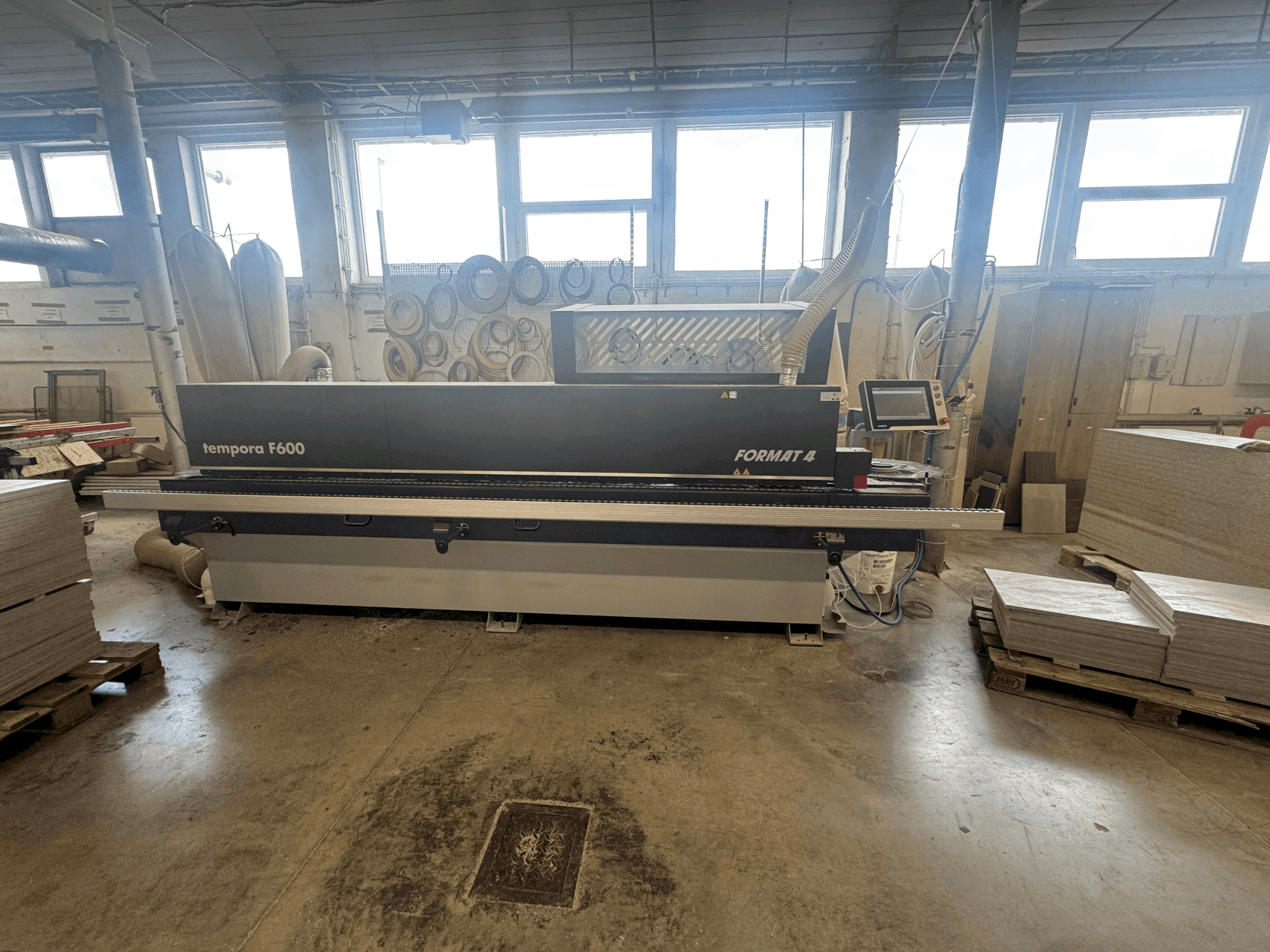 FORMAT4 TEMPORA 60.06 glueBox x-motion-maskinen framifrån