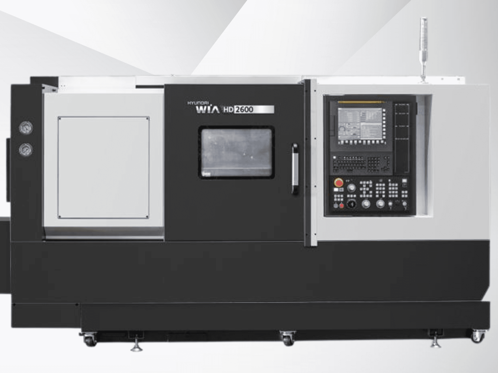Hyundai WIA HD2600 CNC-svarv, framifrån, visar kontrollpanelen med knappar, skärm och verktygsfack.