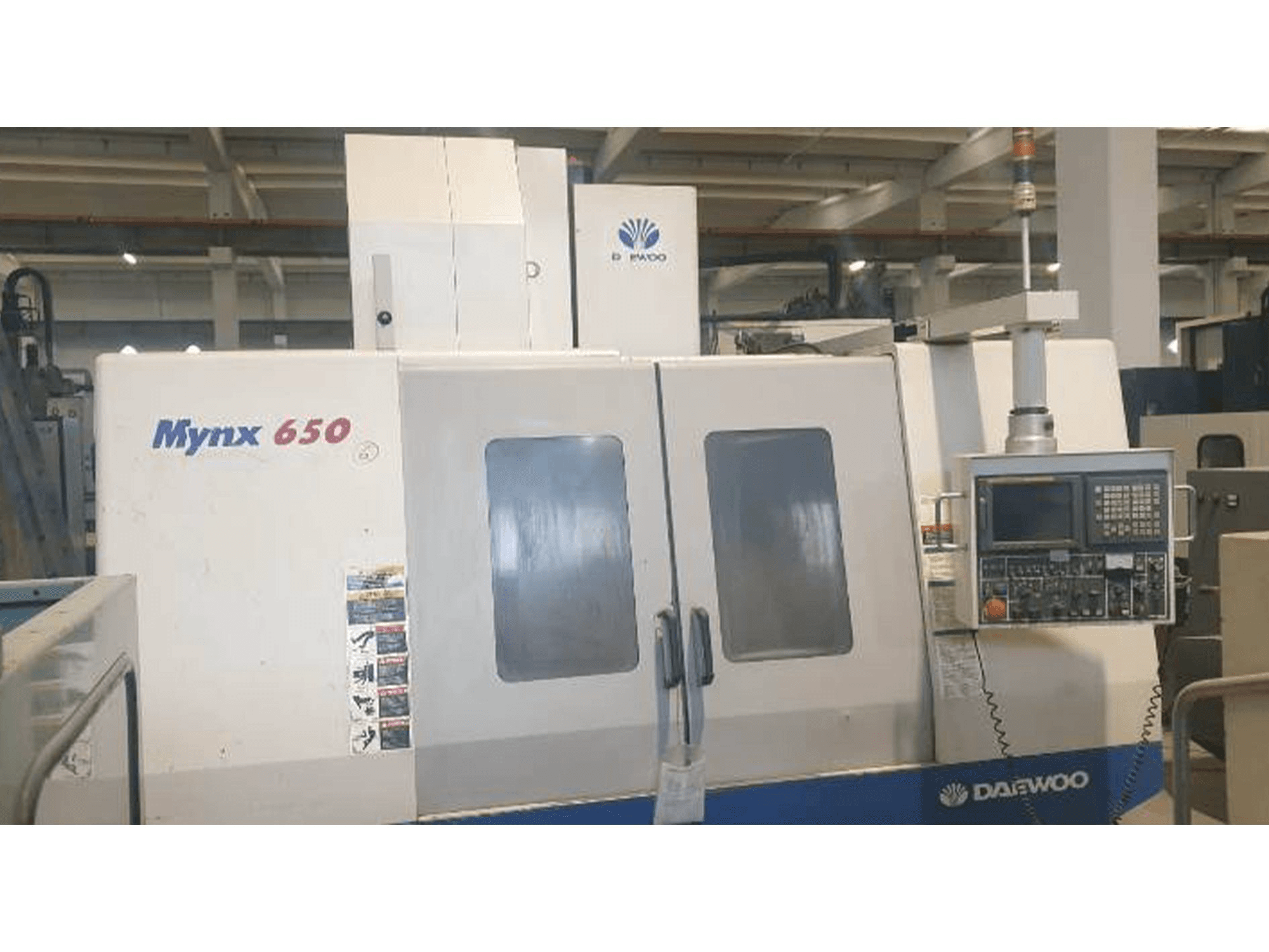 DAEWOO MYNX 650-maskinen framifrån