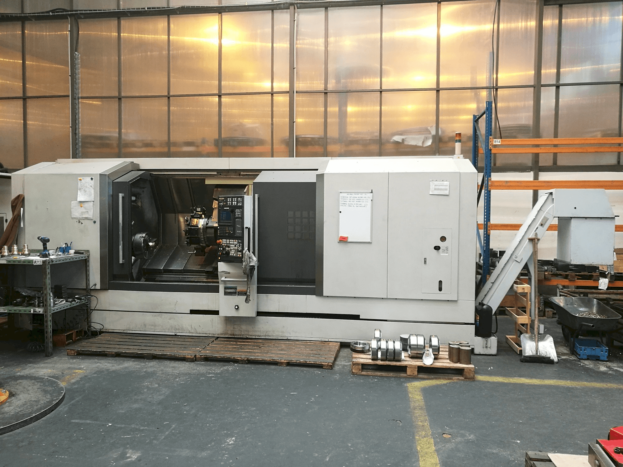 MORI SEIKI NL 3000 SY/2000-maskinen framifrån
