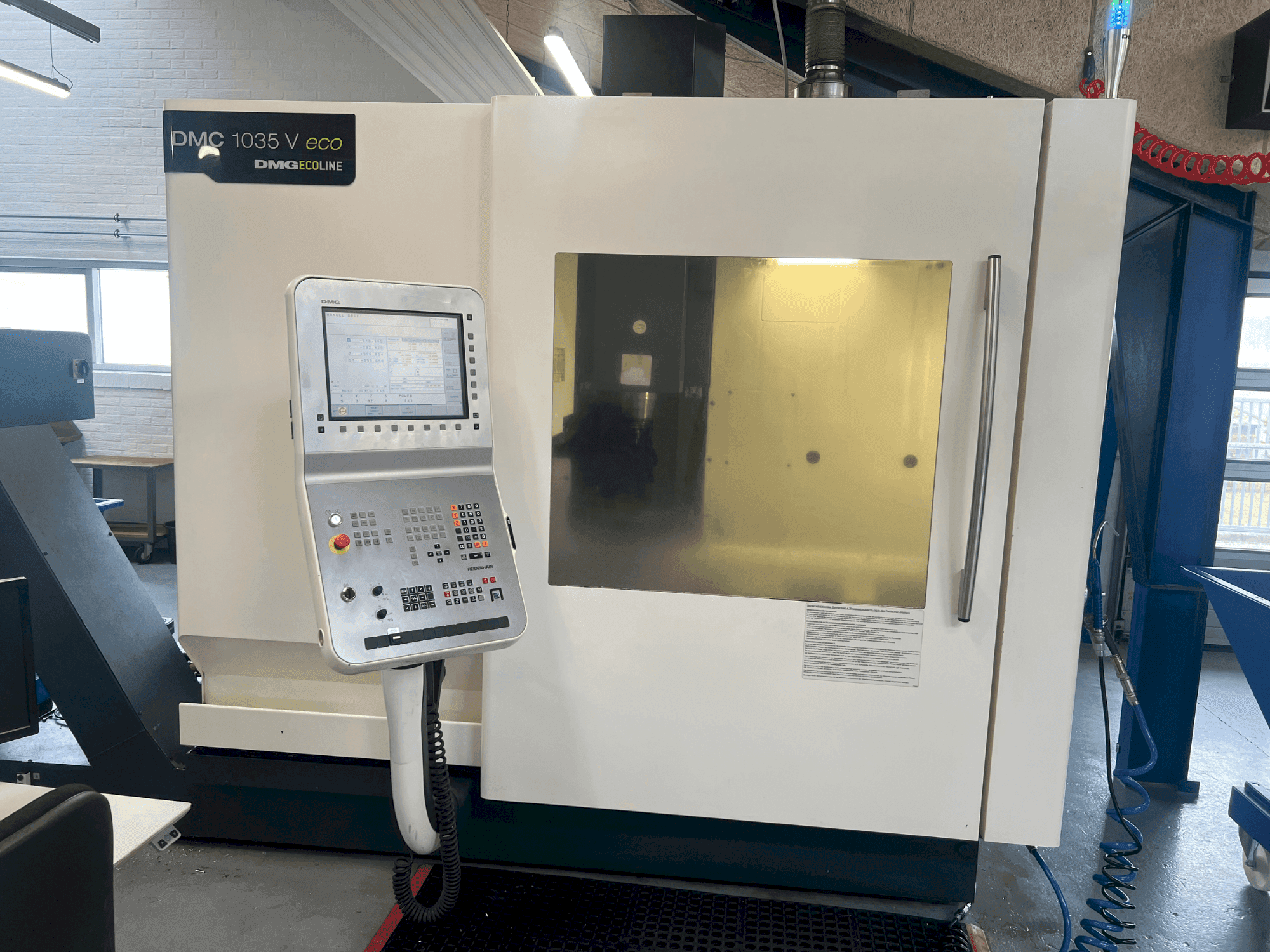DMG MORI DMC 1035V eco-maskinen framifrån