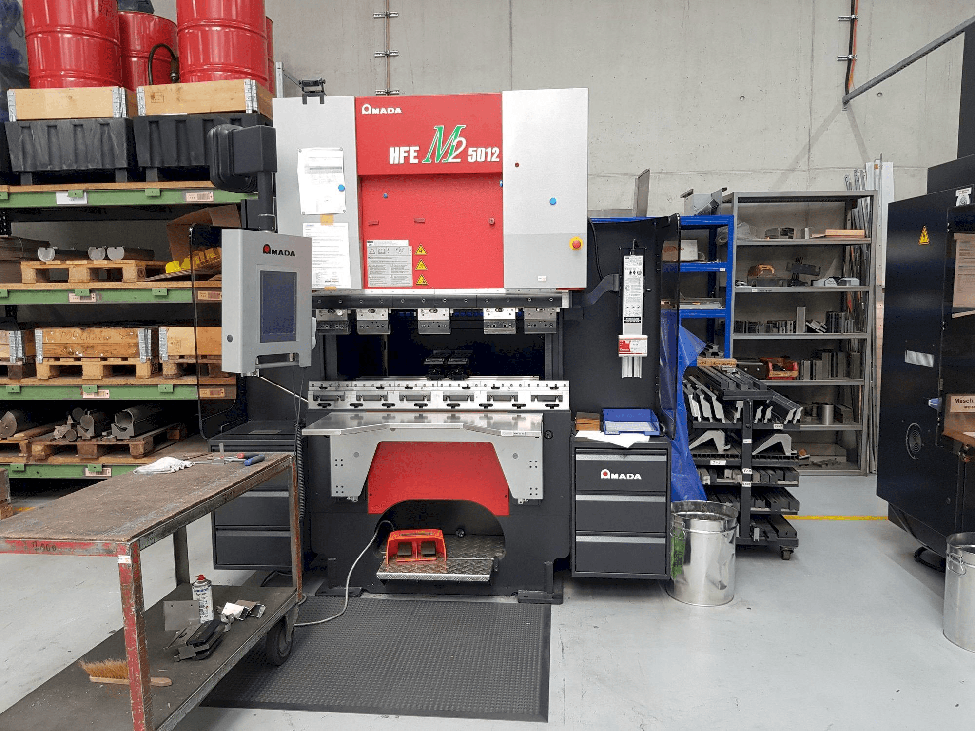 AMADA HFE M2 5012-maskinen framifrån