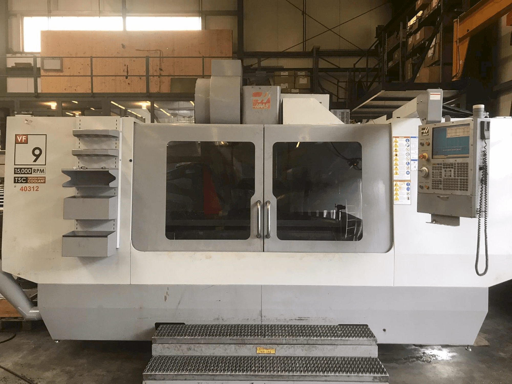HAAS VF-9-maskinen framifrån