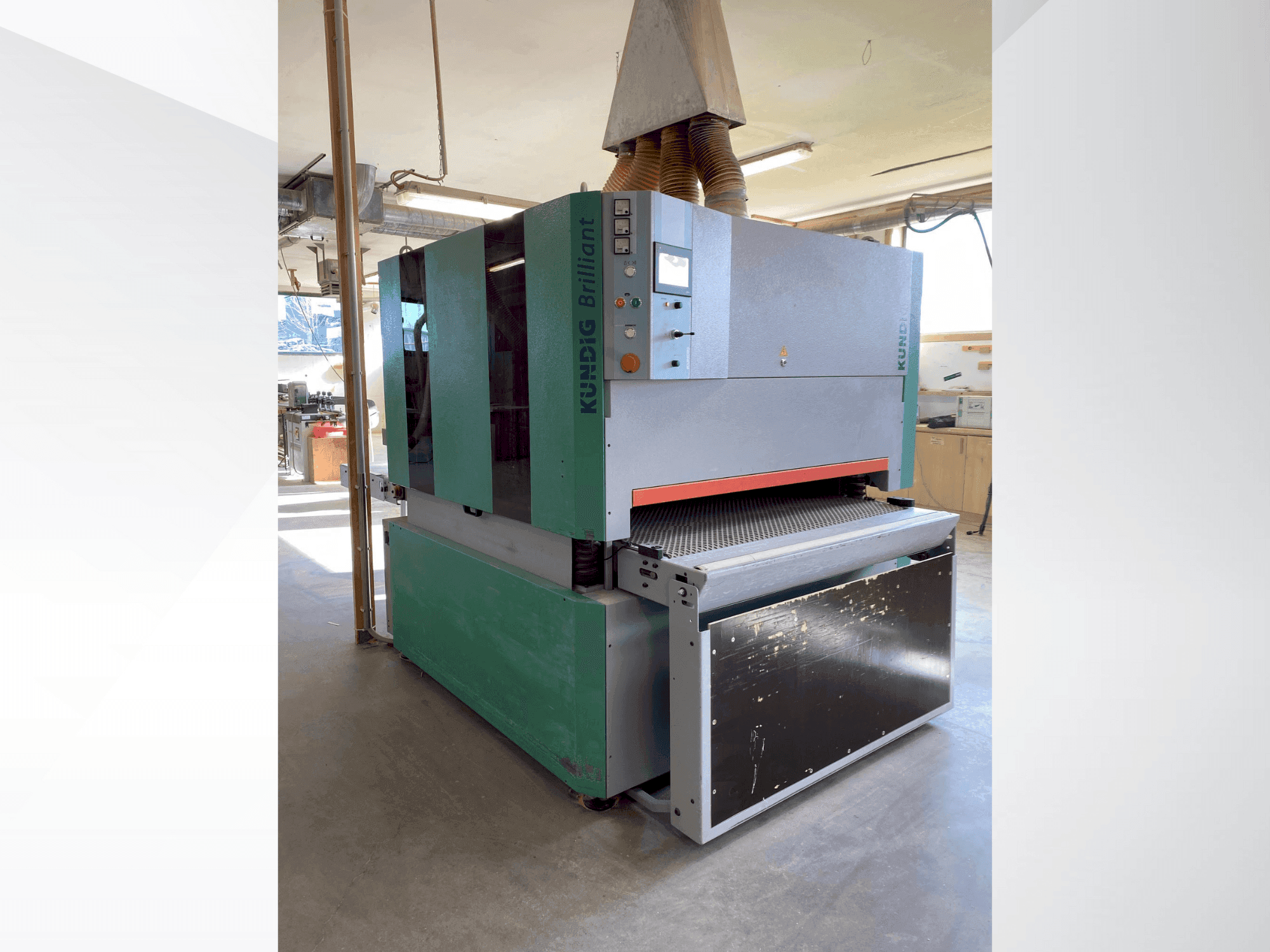 Kundig Brilliant-3 1300mm-RRPd-maskinen framifrån