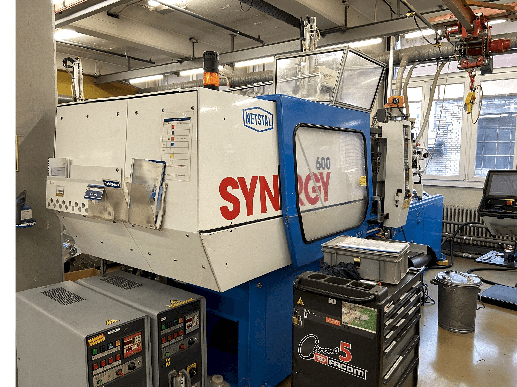 Netstal SYNERGY 600-110-maskinen framifrån