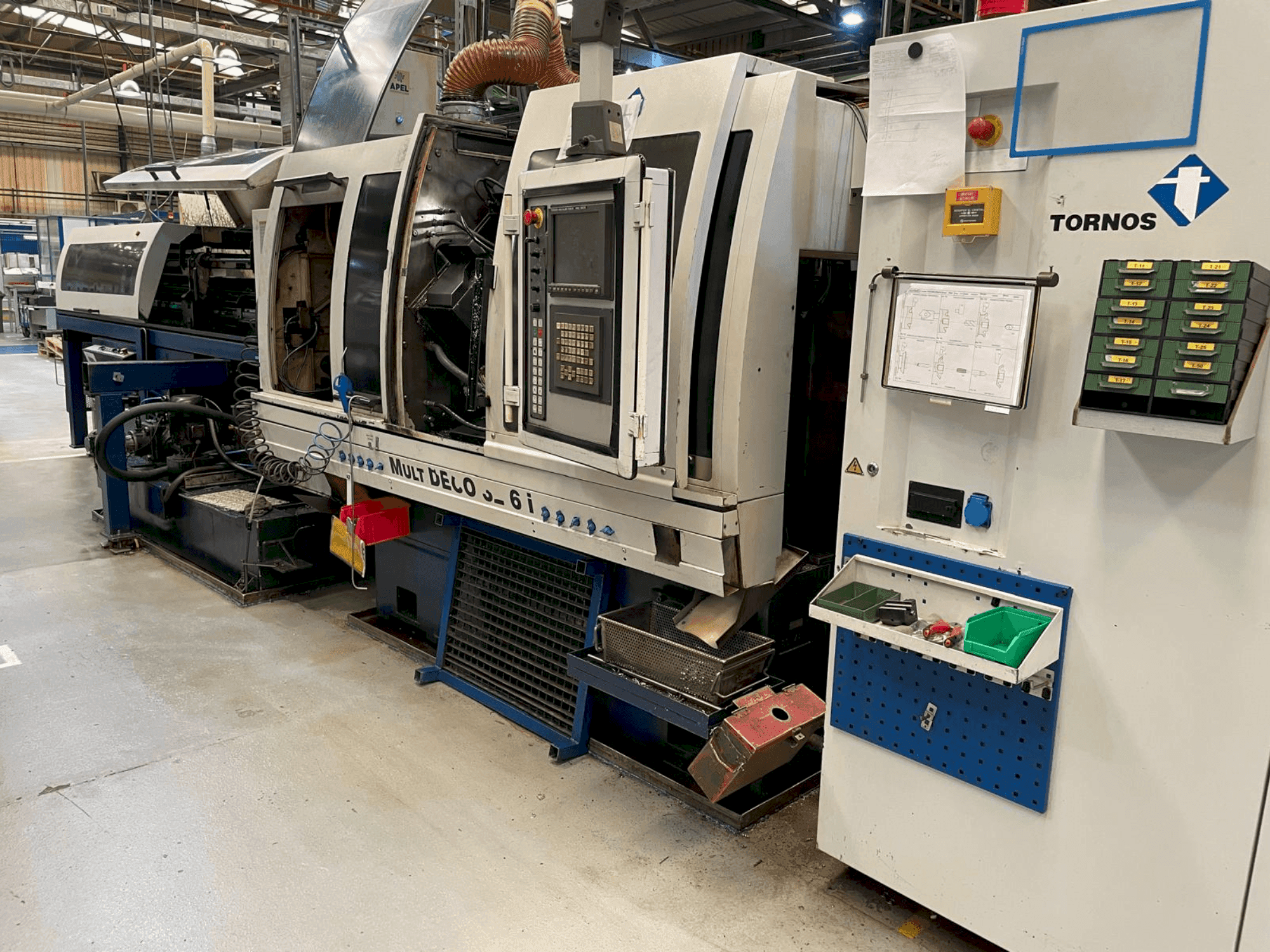 TORNOS MultiDeco 32/6i-maskinen framifrån