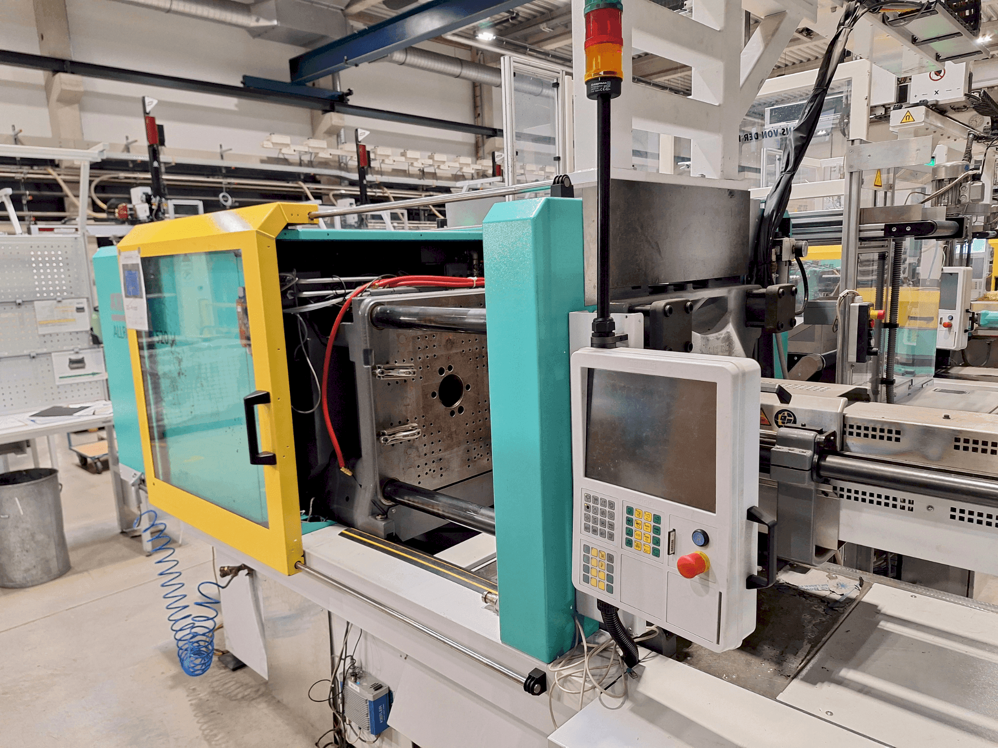 Arburg 520 H-maskinen framifrån