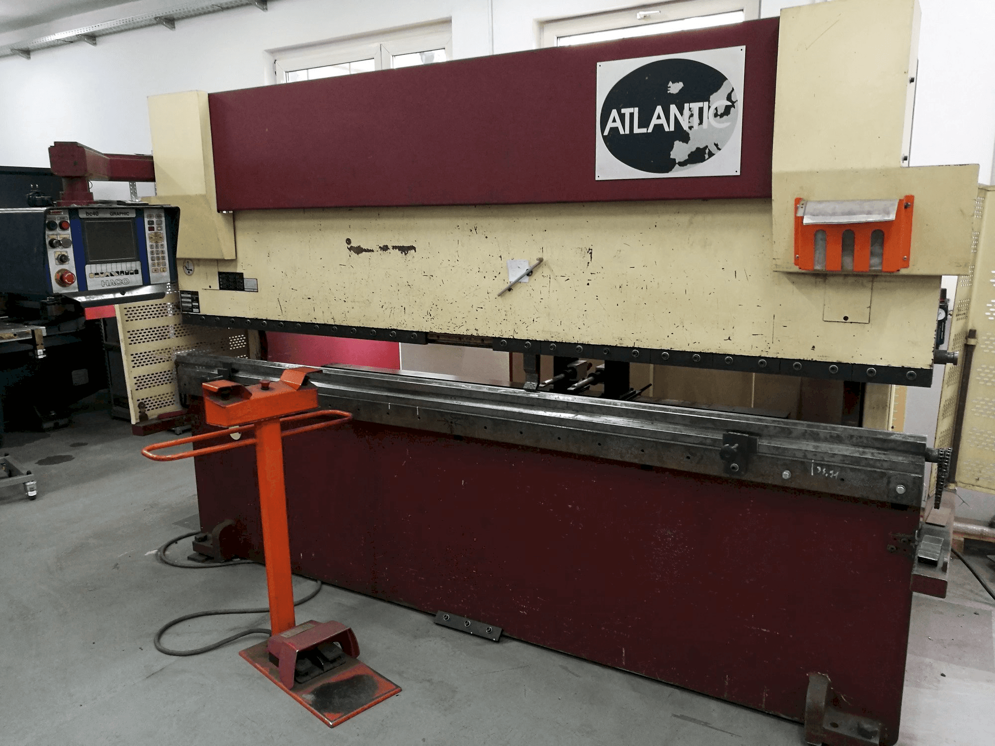 HACO ATLANTIC HPE 30100-maskinen framifrån