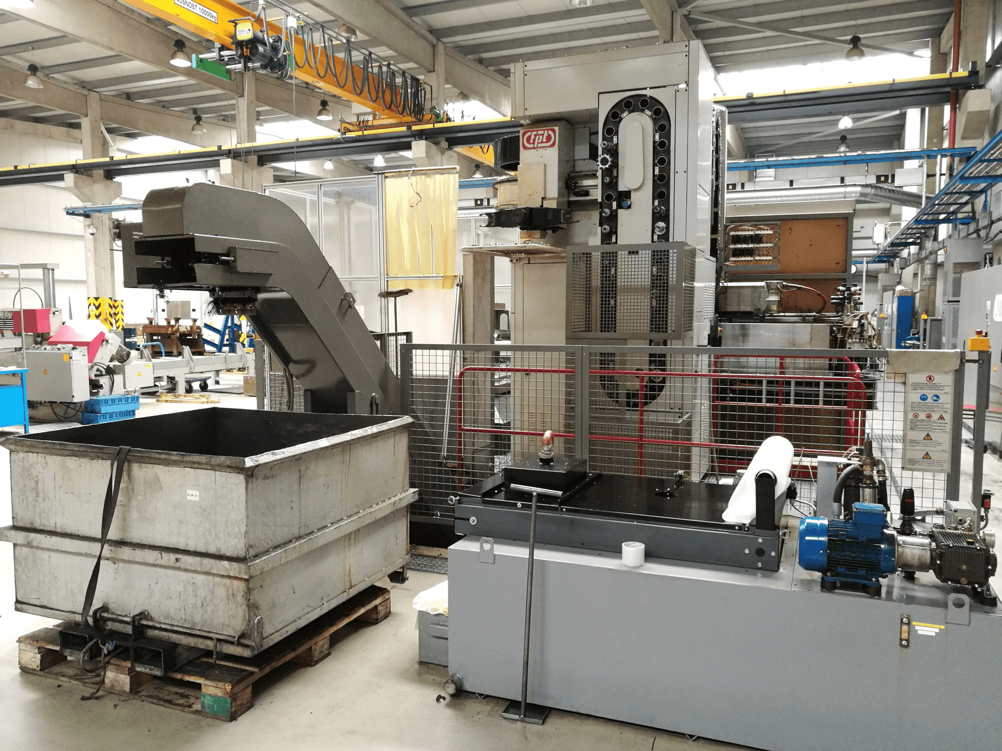 FPT-maskinen framifrånAREA M