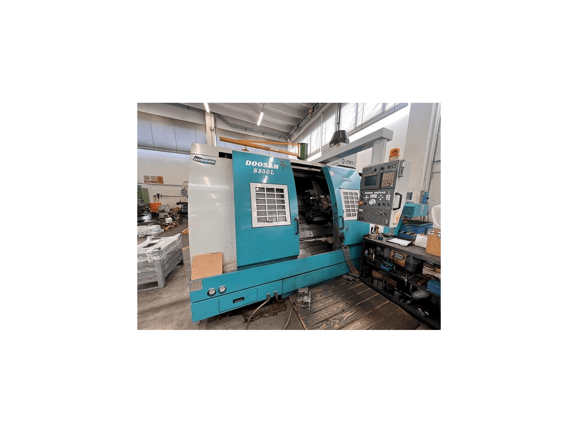 Doosan S550L-maskinen framifrån