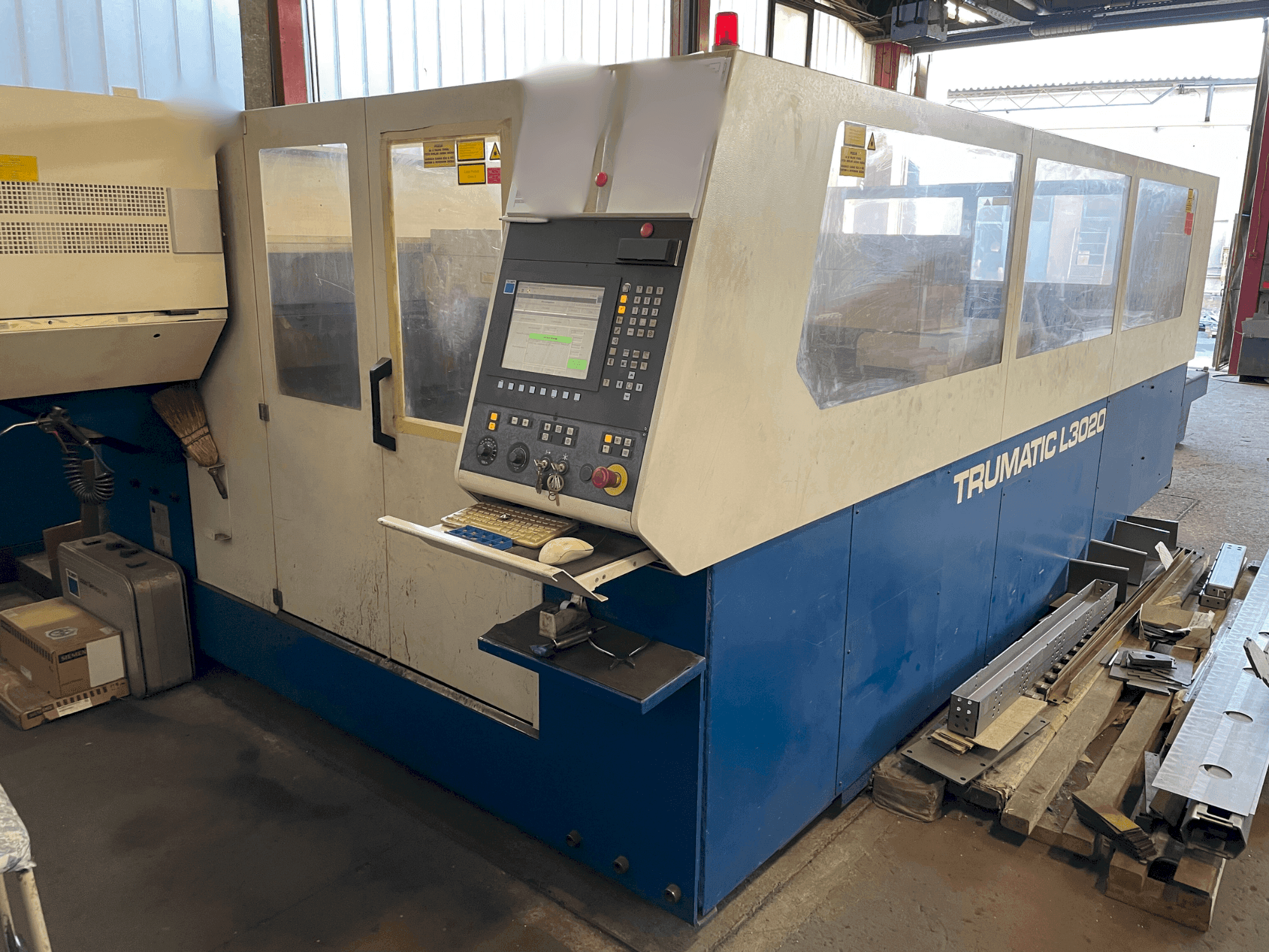 TRUMPF Trumatic TC L3020-maskinen framifrån