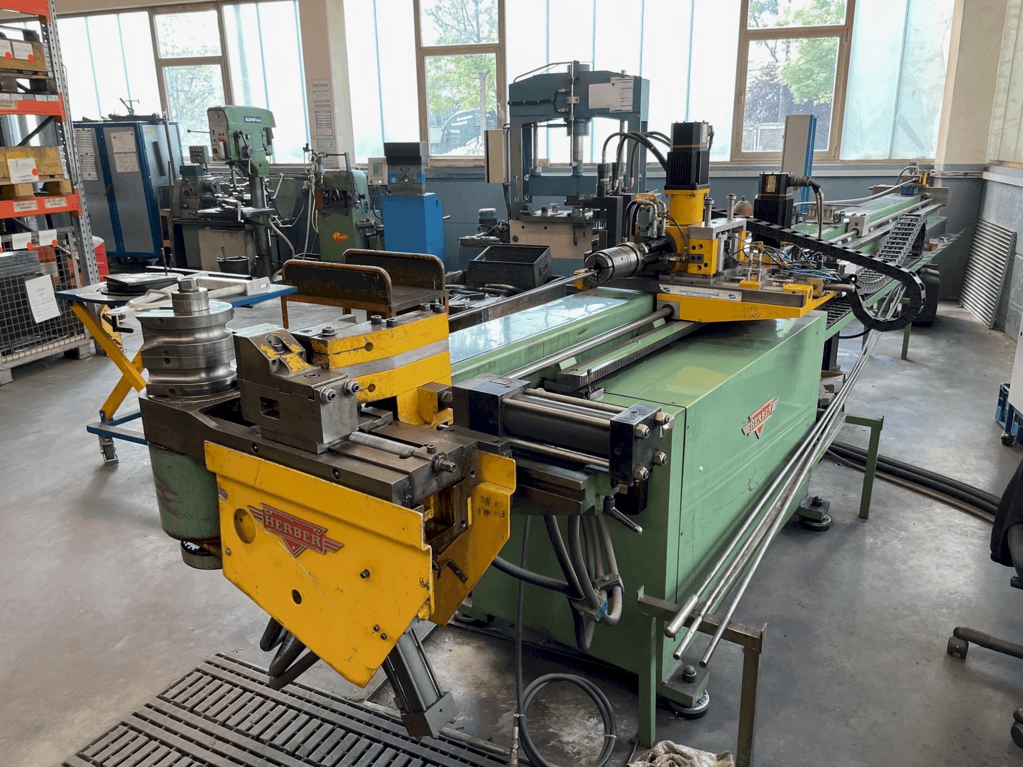 HERBER 42 CNC-maskinen framifrån