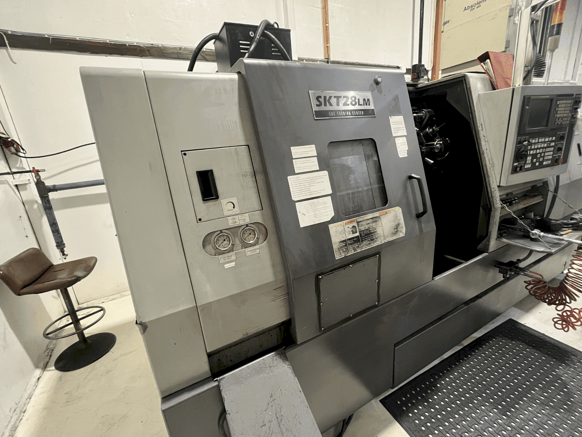 Hyundai Kia SKT 28 LM-maskinen framifrån